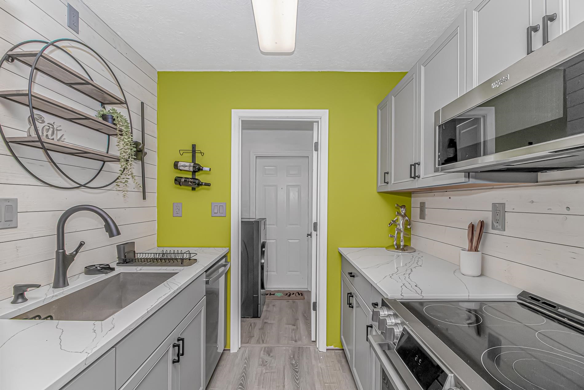 209 Cedar St. Property Photo 6
