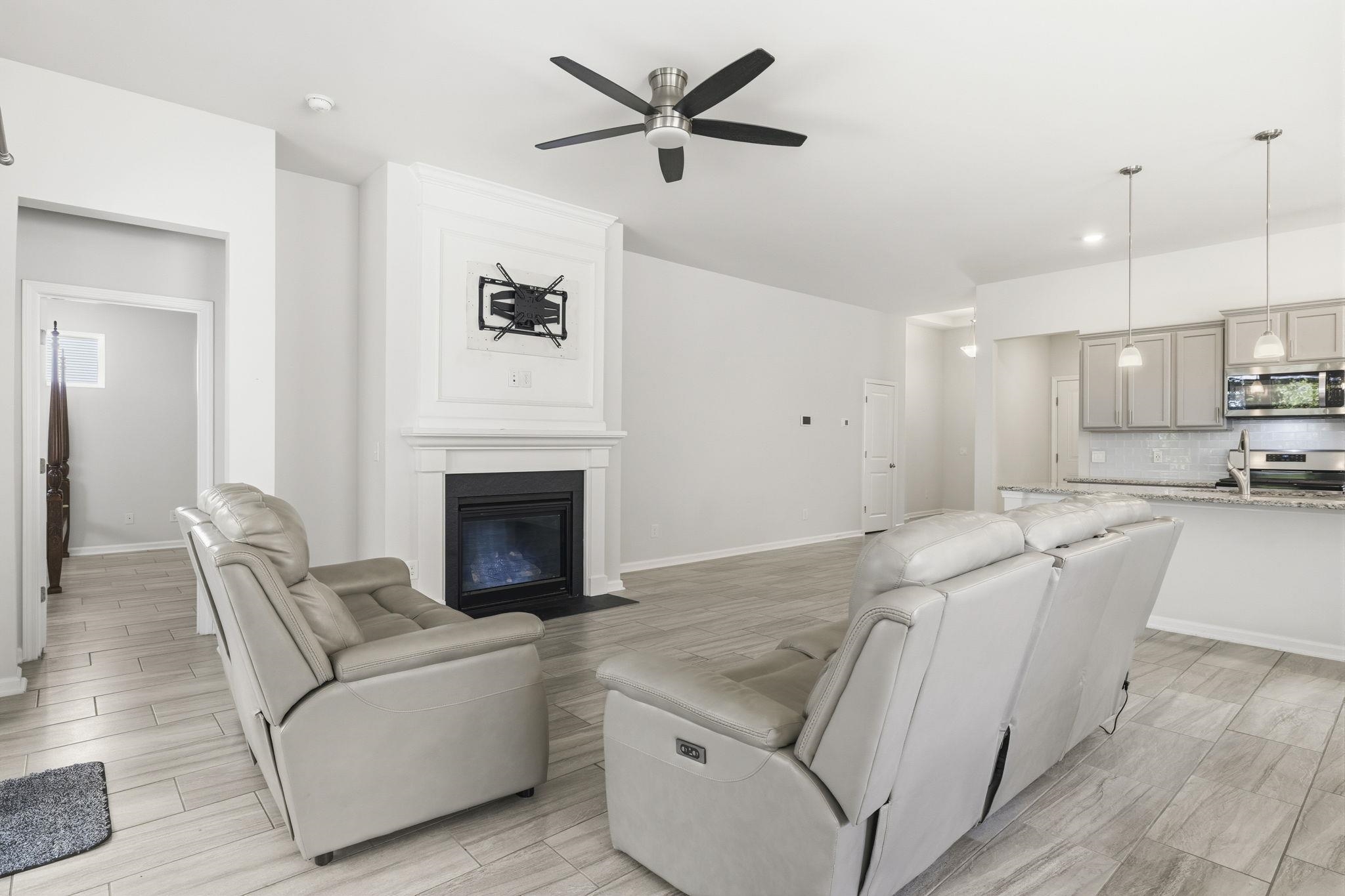 183 Juniata Loop Property Photo 8