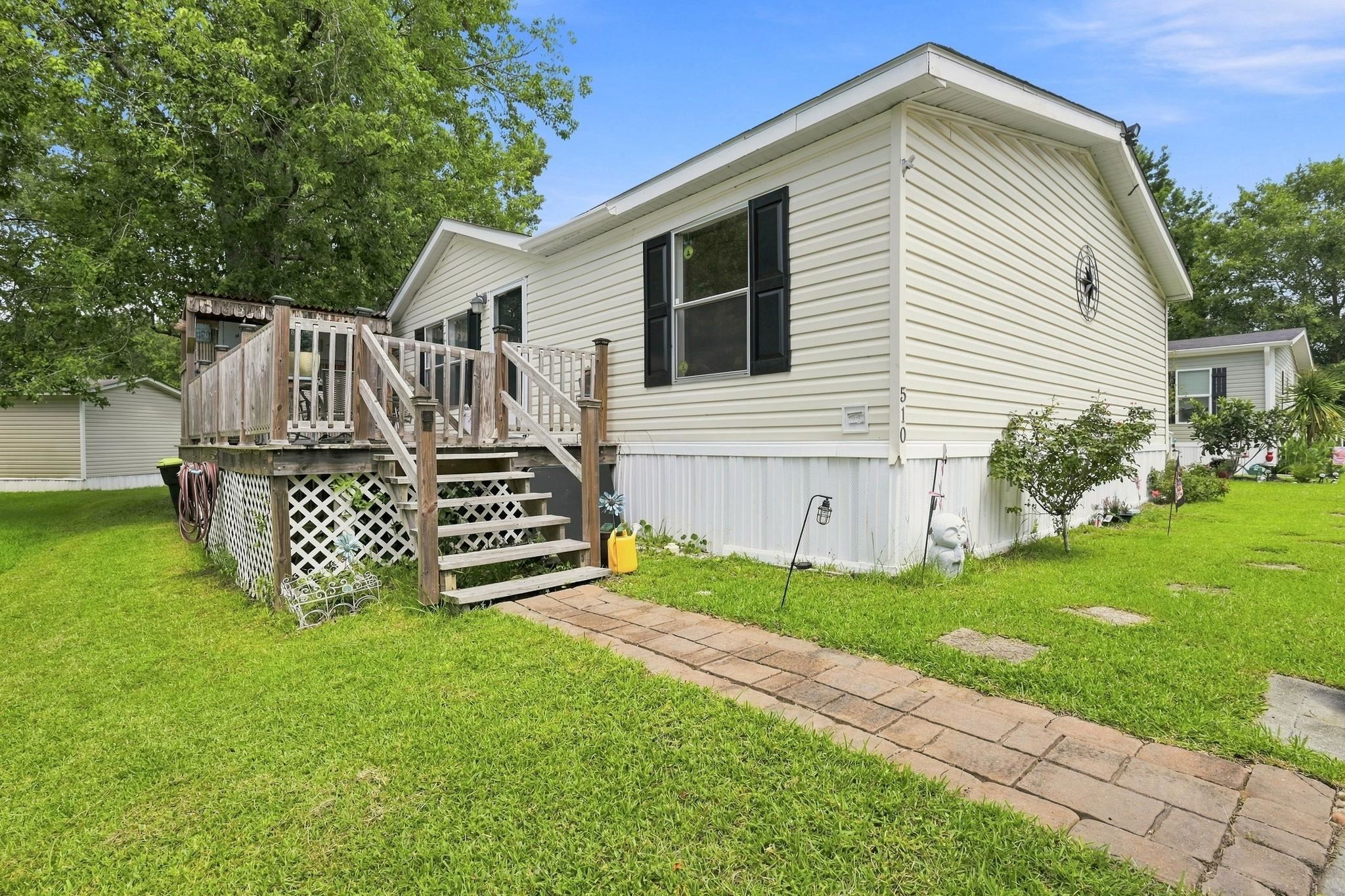 510 Folly Estates Dr. Property Photo 1