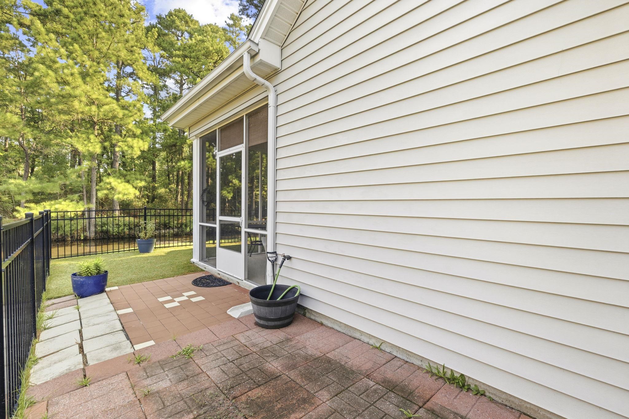 183 Glenwood Dr. Property Photo 35