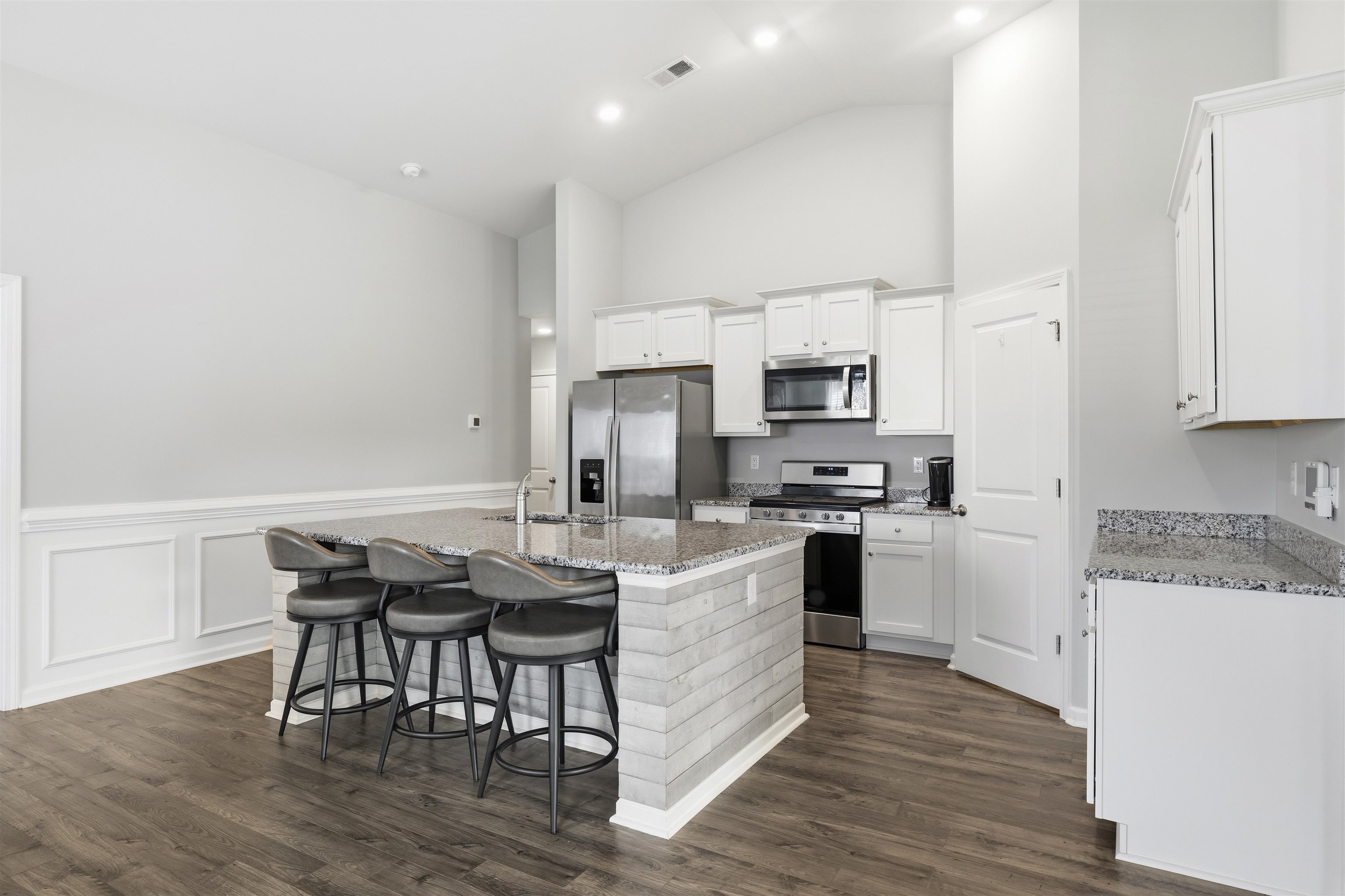 1769 Berkley Village Loop Property Photo 9