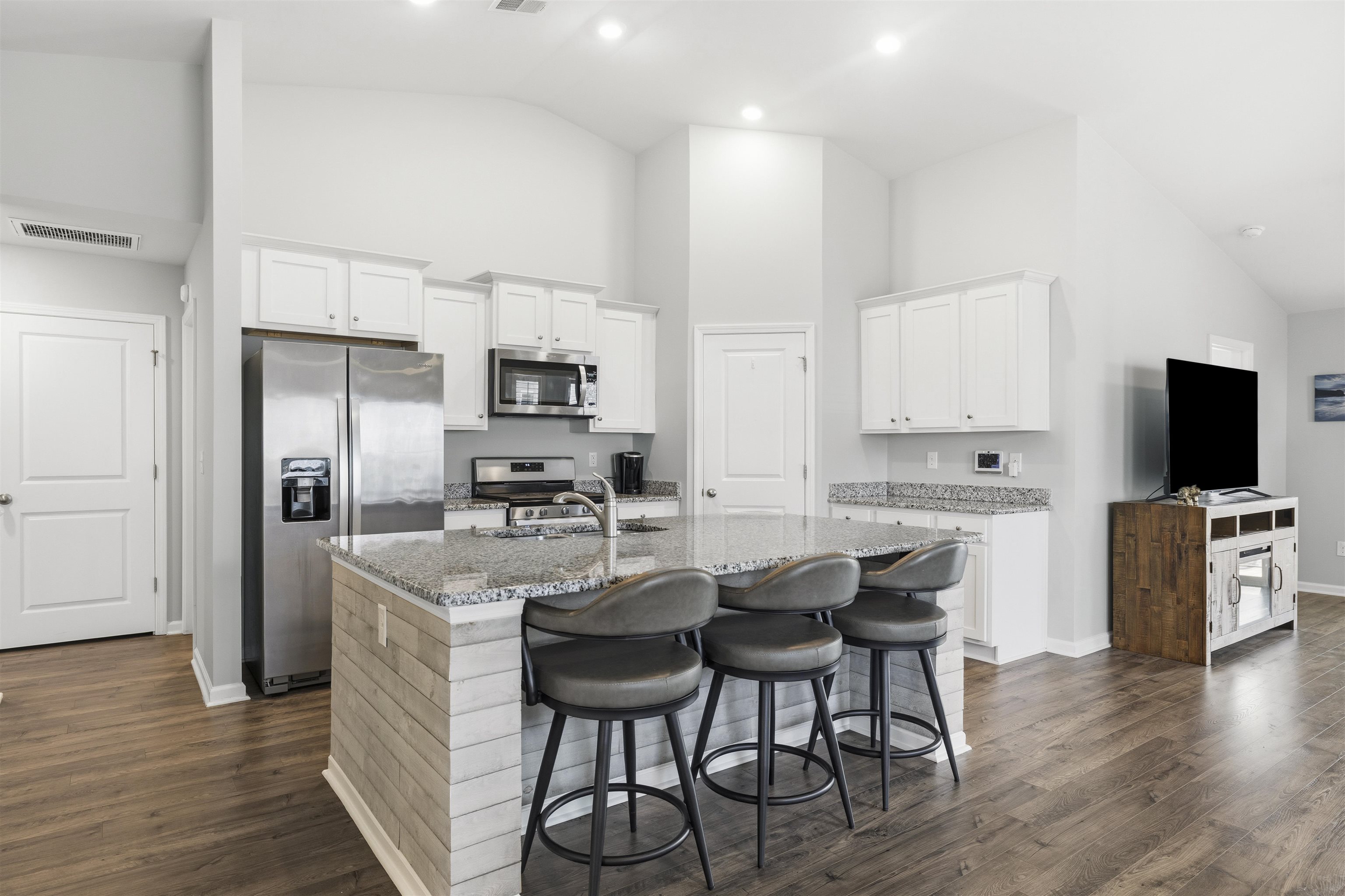 1769 Berkley Village Loop Property Photo 12