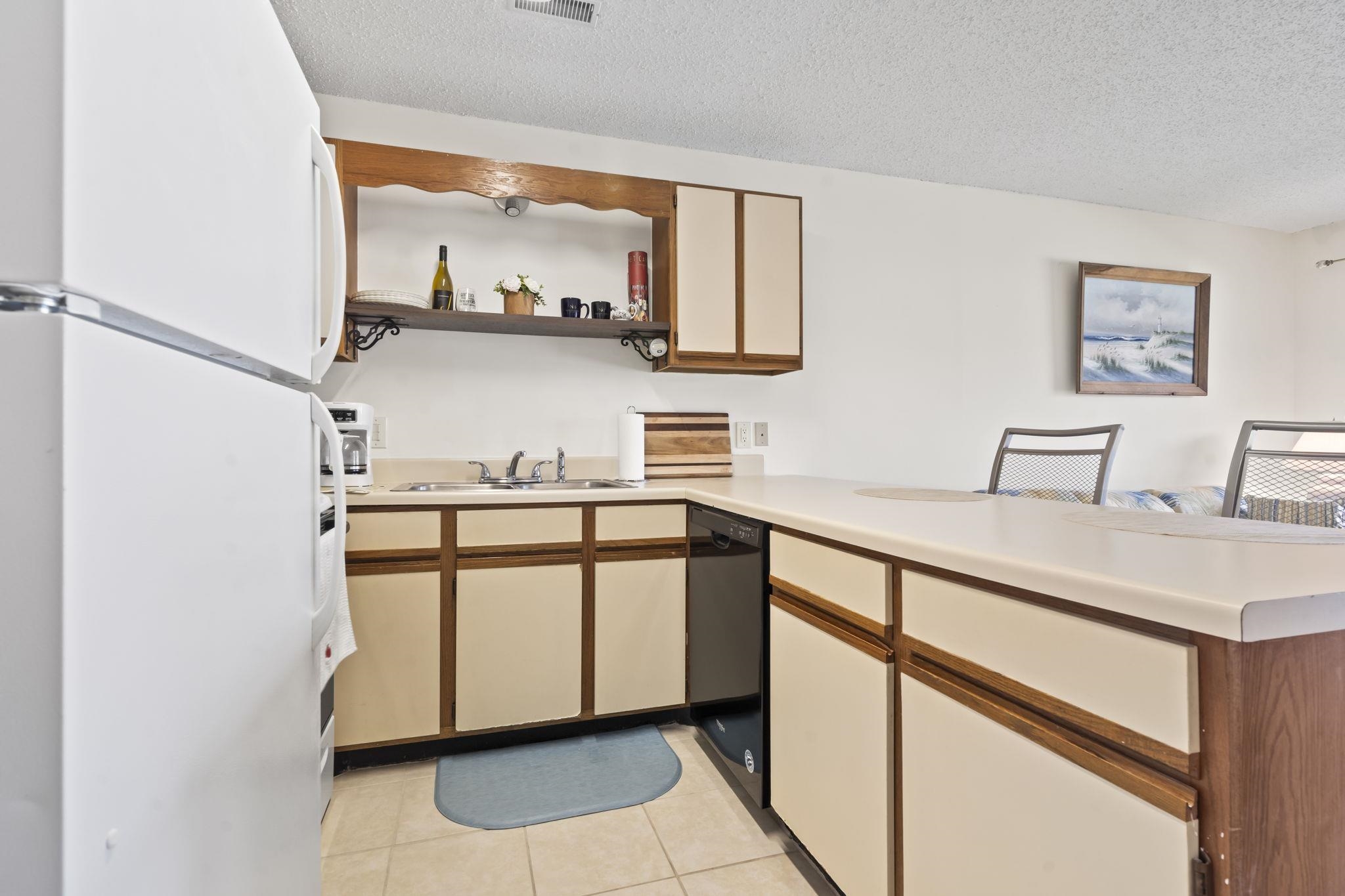 500 Fairway Village Dr. Property Photo 6