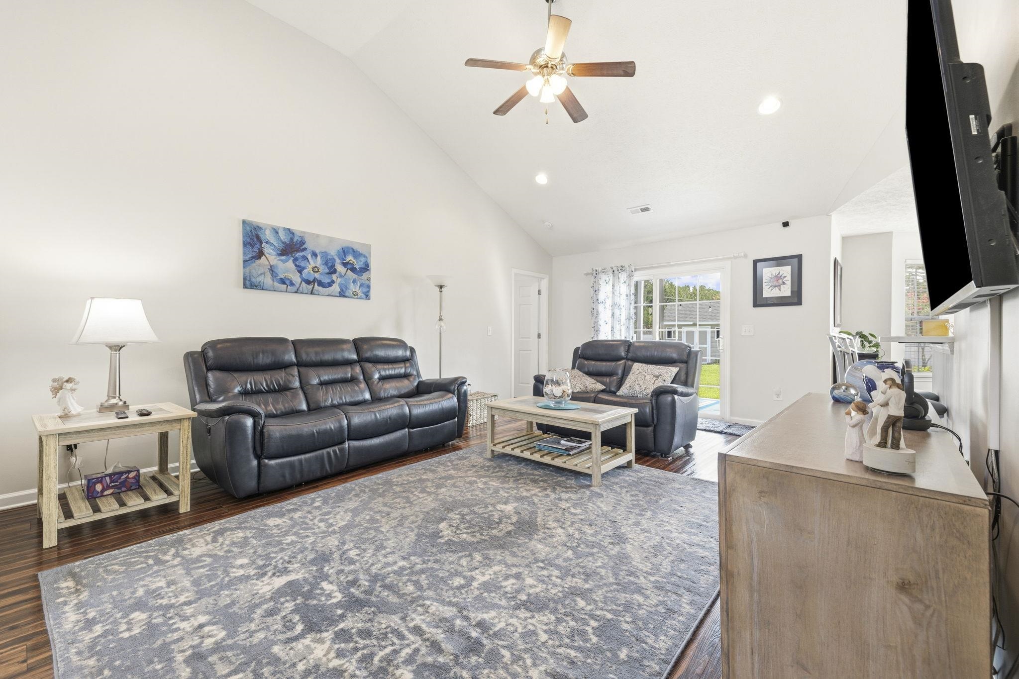 233 Encore Circle Property Photo 4