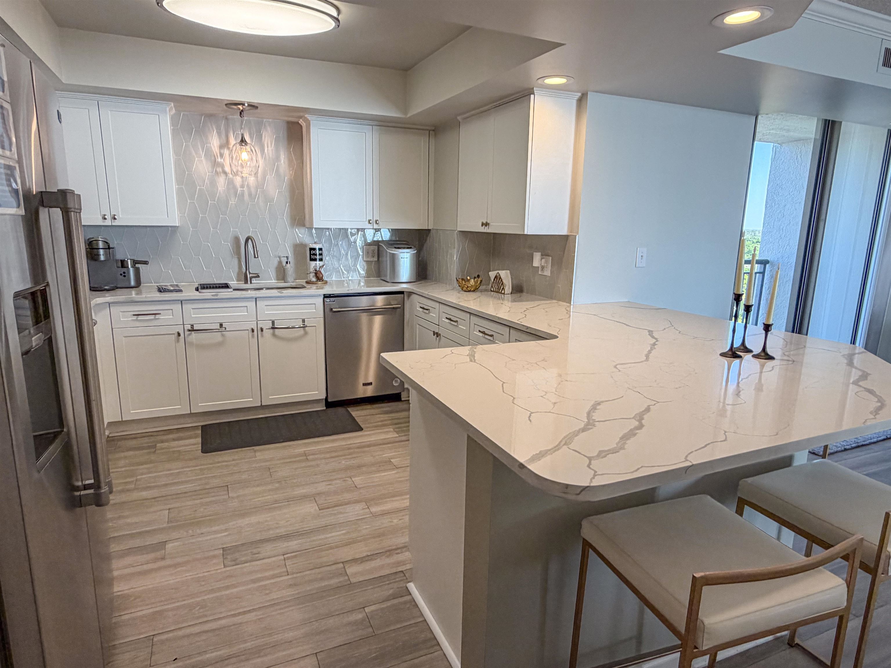 8560 Queensway Blvd. Property Photo 15