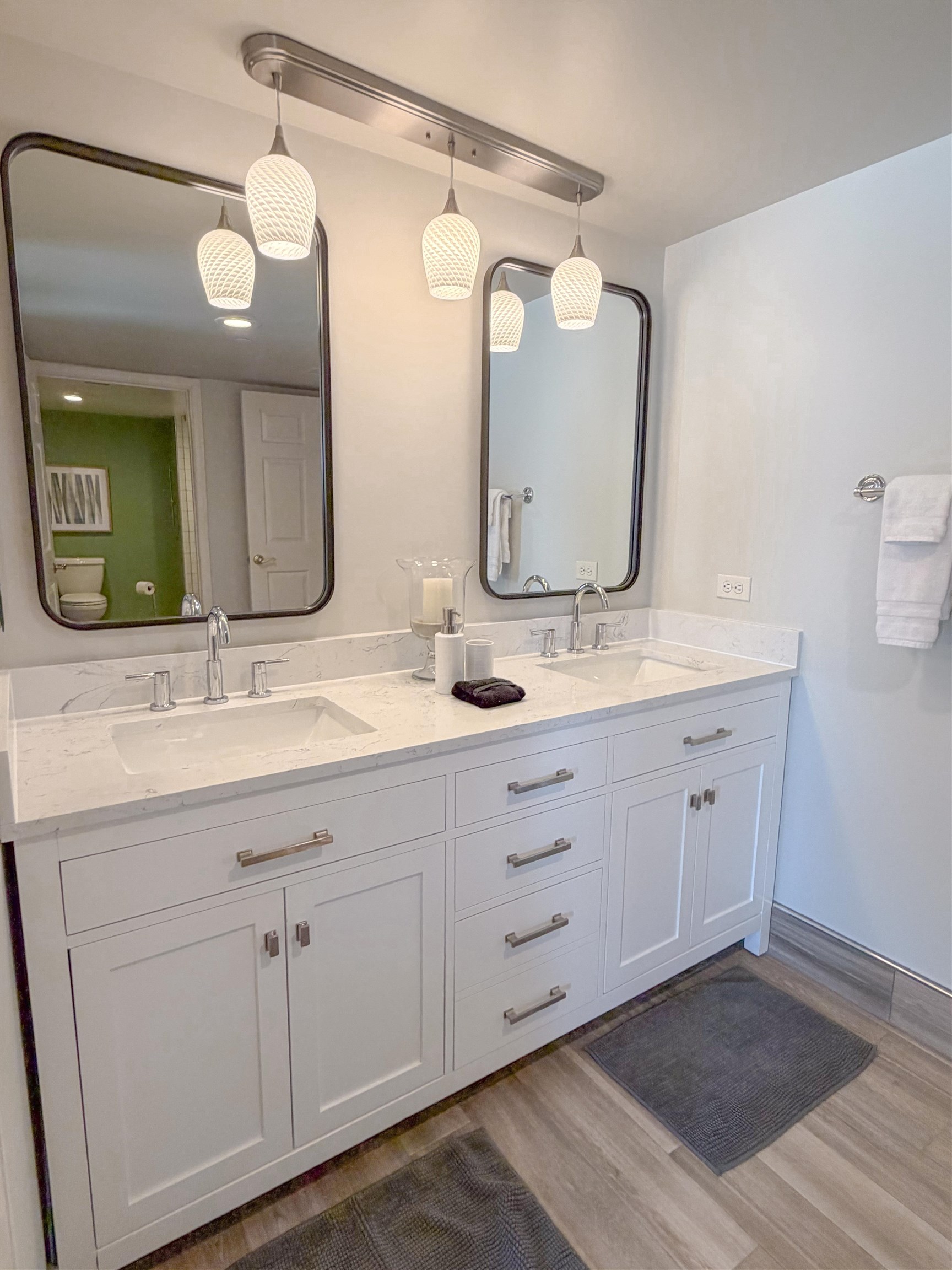 8560 Queensway Blvd. Property Photo 37