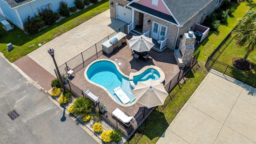 8209 Living Tide Dr. Property Photo 3