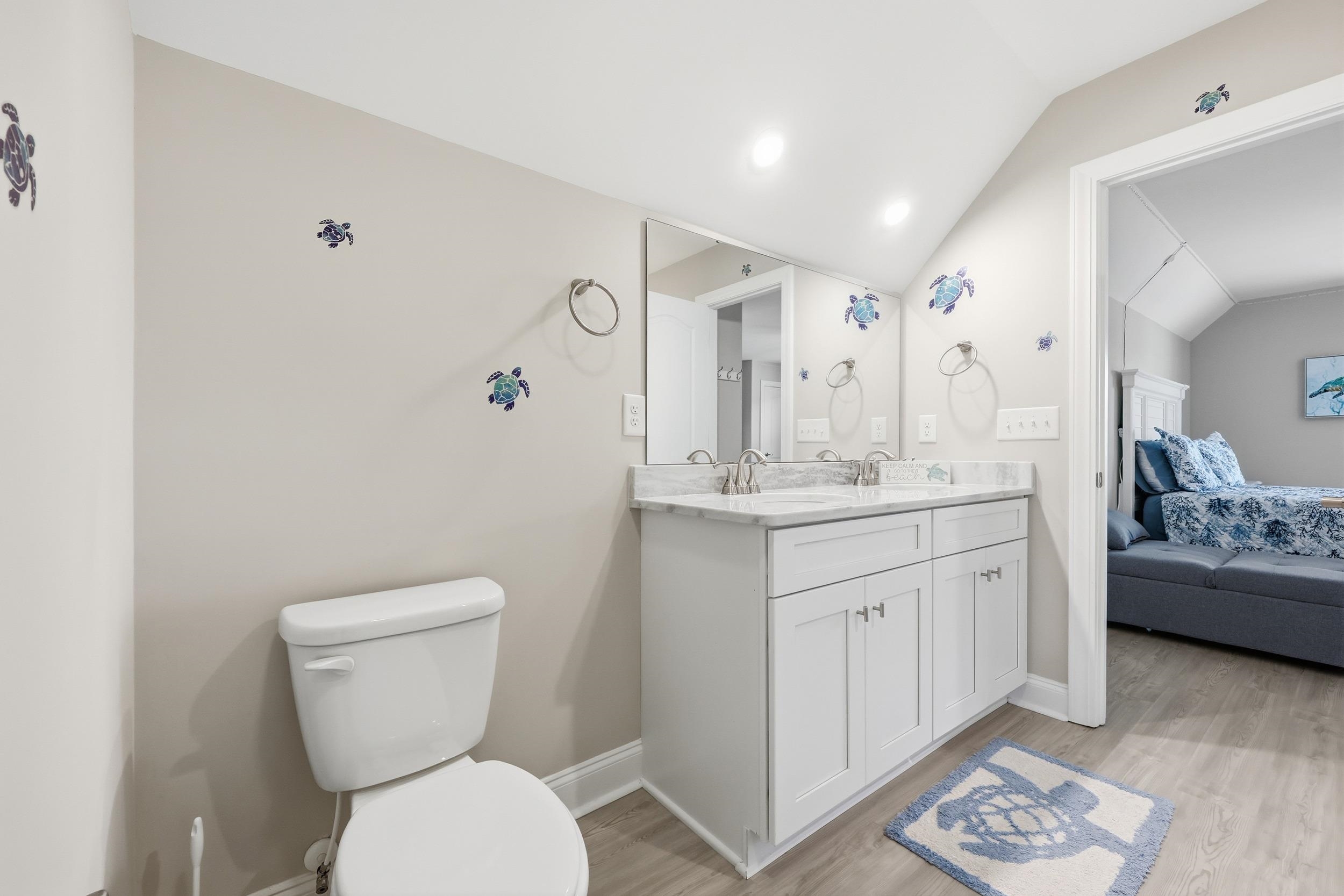 236 Gloucester Way Property Photo 16