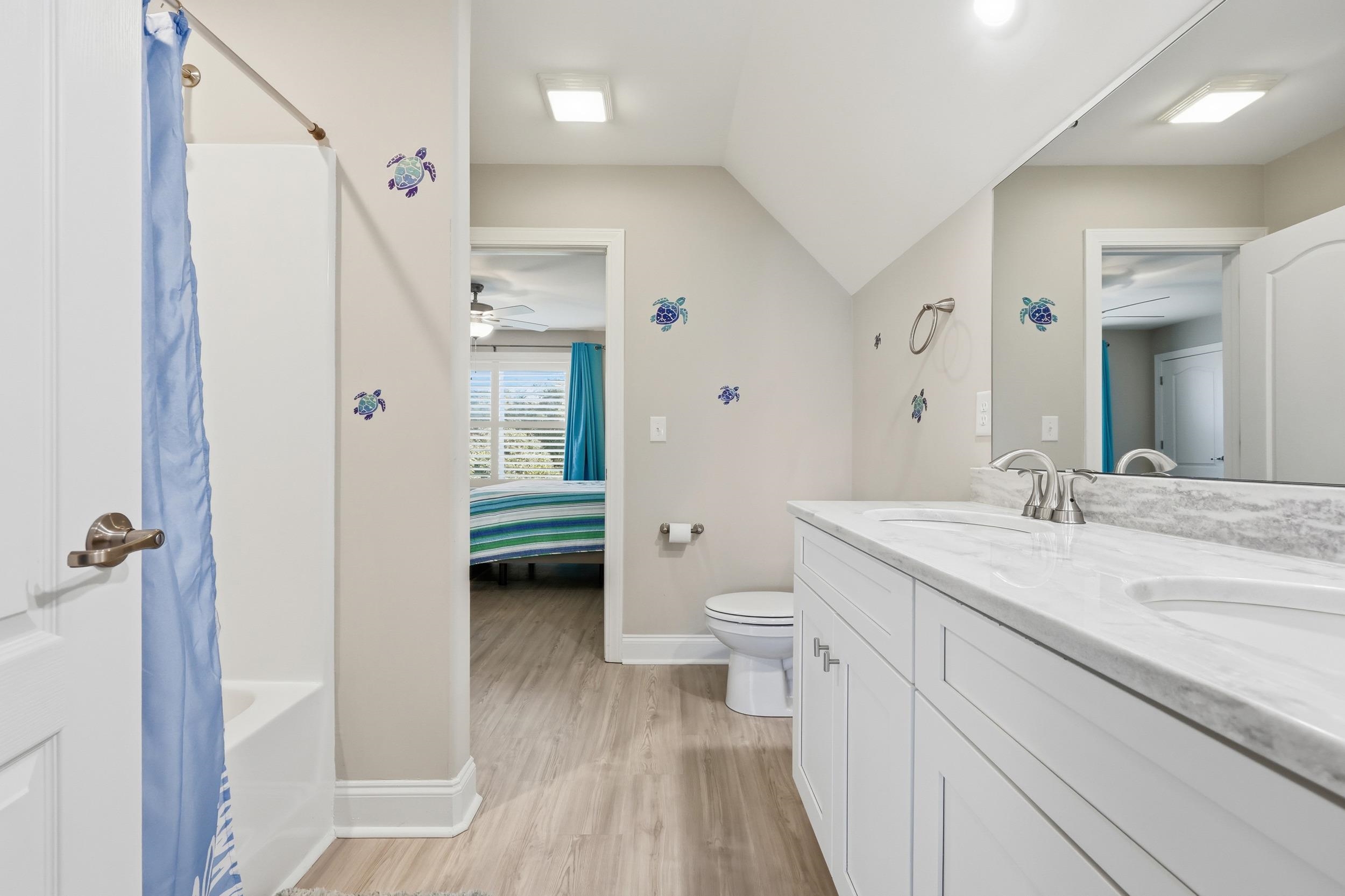 236 Gloucester Way Property Photo 17