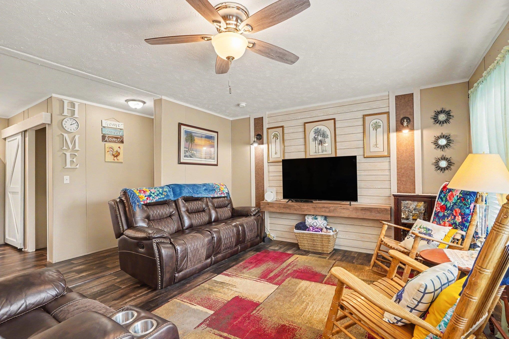160 Genesis Dr Property Photo 2