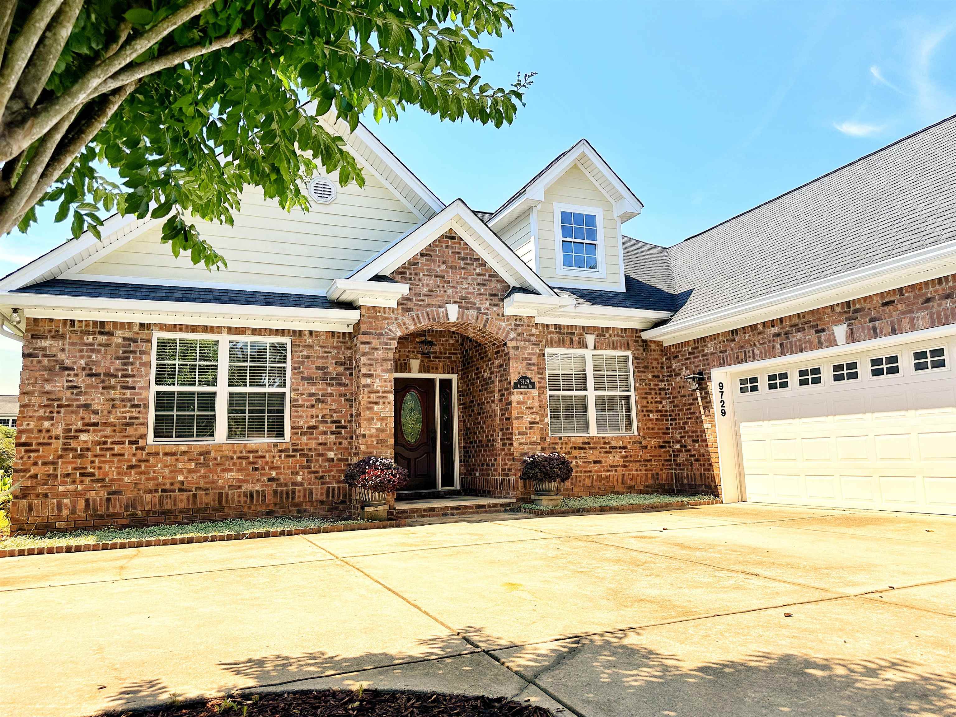 9729 Armelise Dr. Property Photo 1