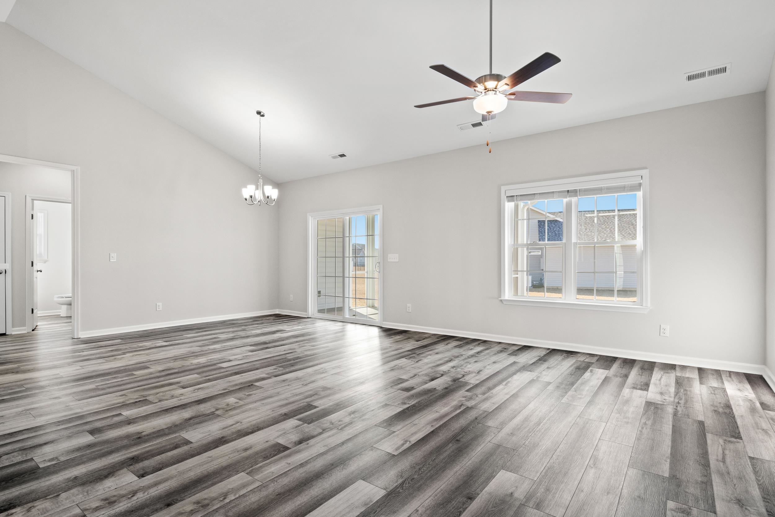 1054 Dogwood St. Property Photo 3