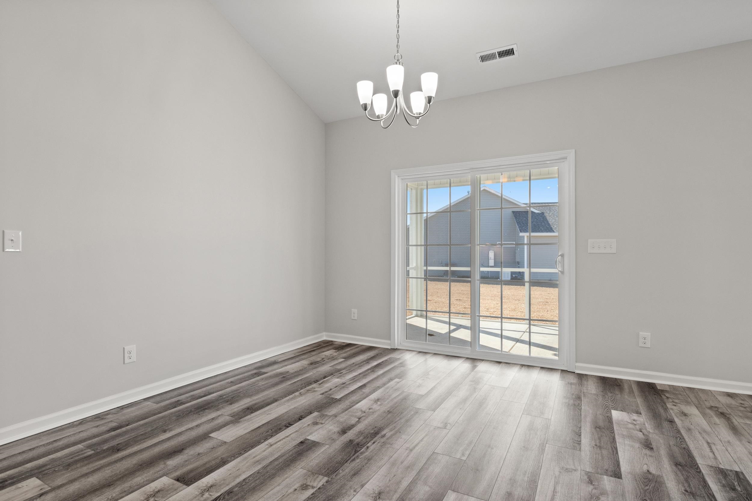 1054 Dogwood St. Property Photo 6