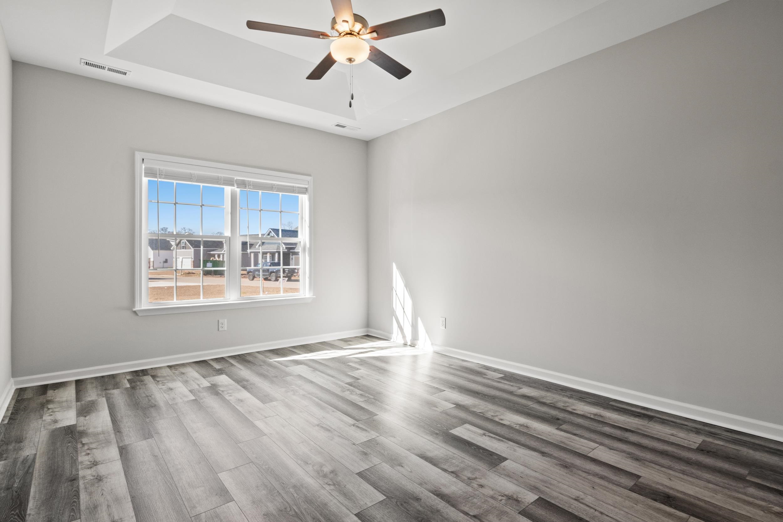 1054 Dogwood St. Property Photo 8