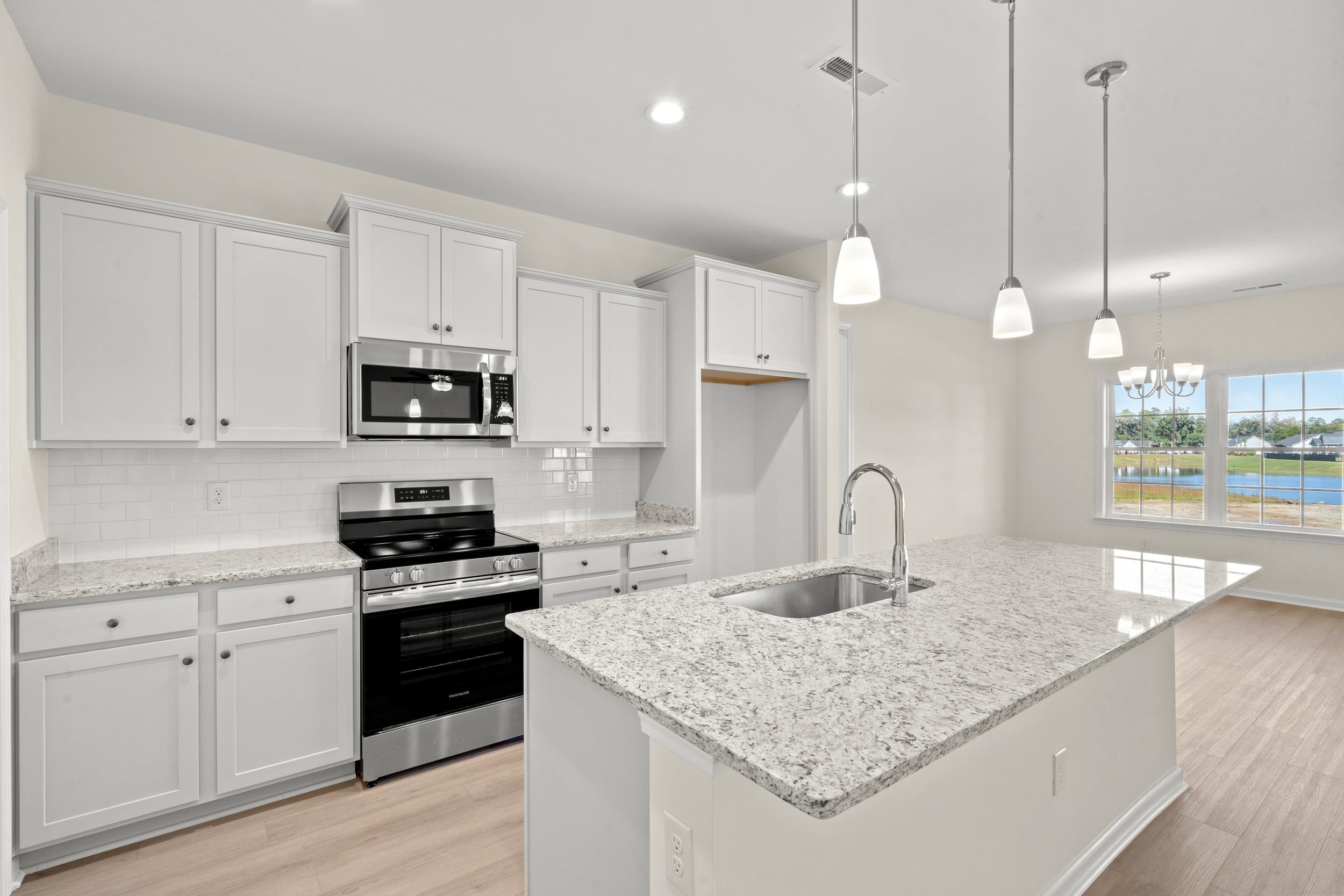 613 Bay St. Property Photo 6