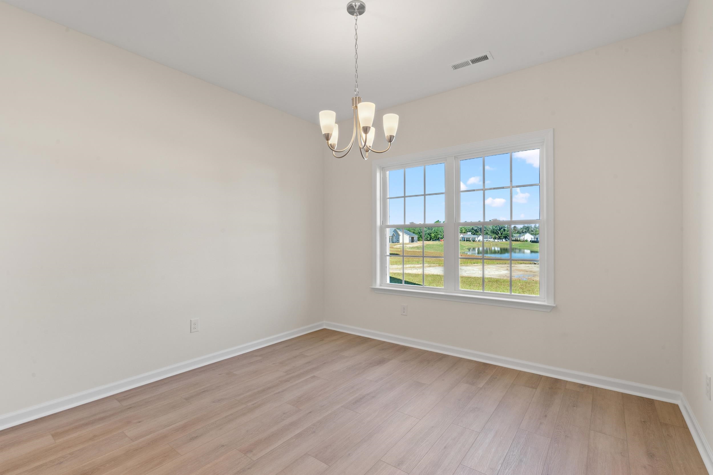 613 Bay St. Property Photo 8