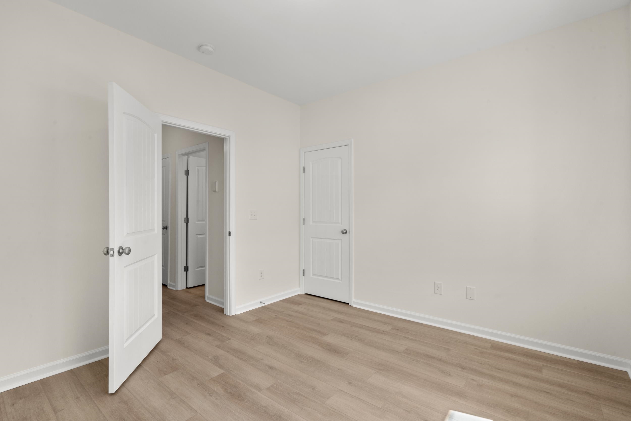 613 Bay St. Property Photo 18