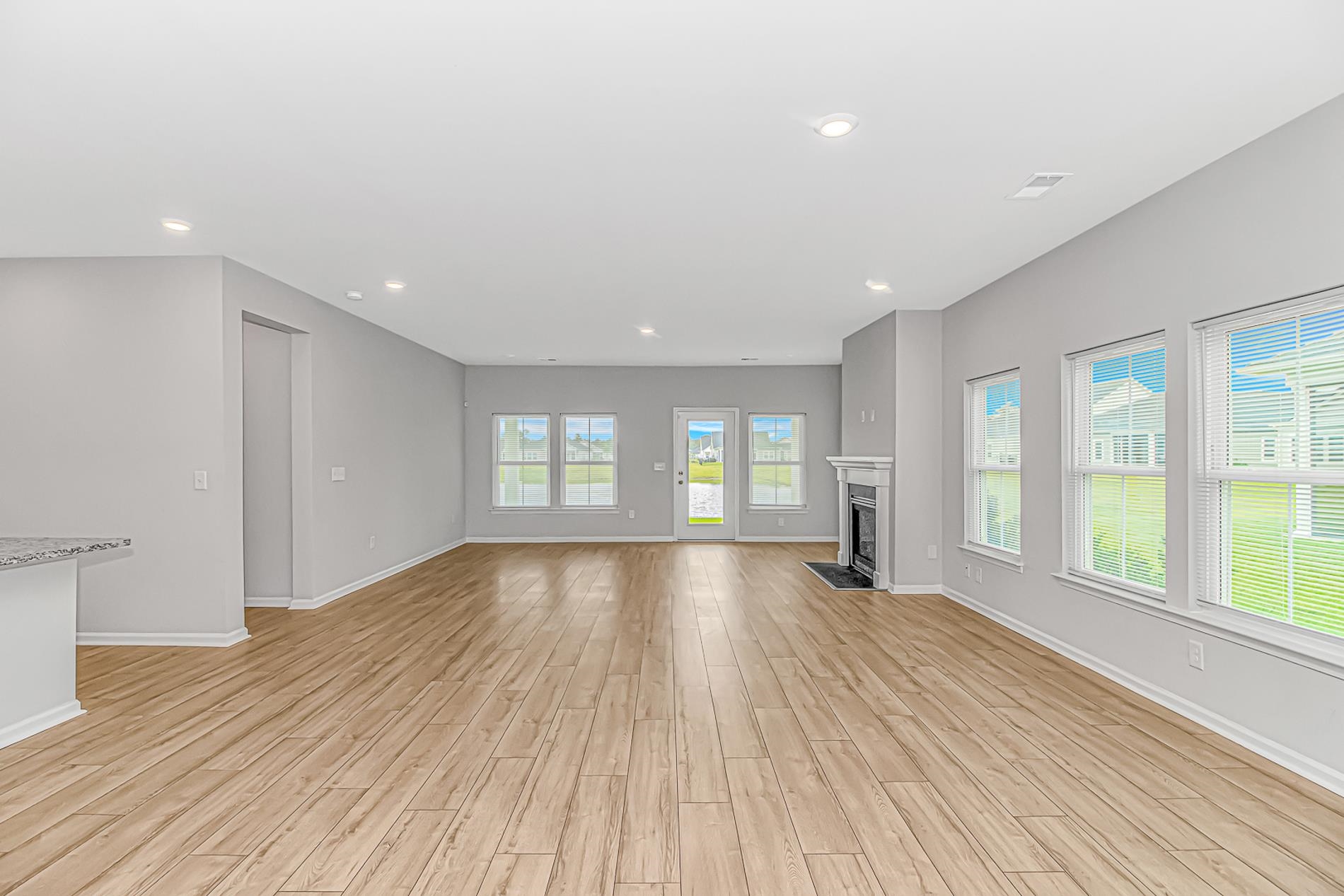 6011 St. Clement Dr. Property Photo 10