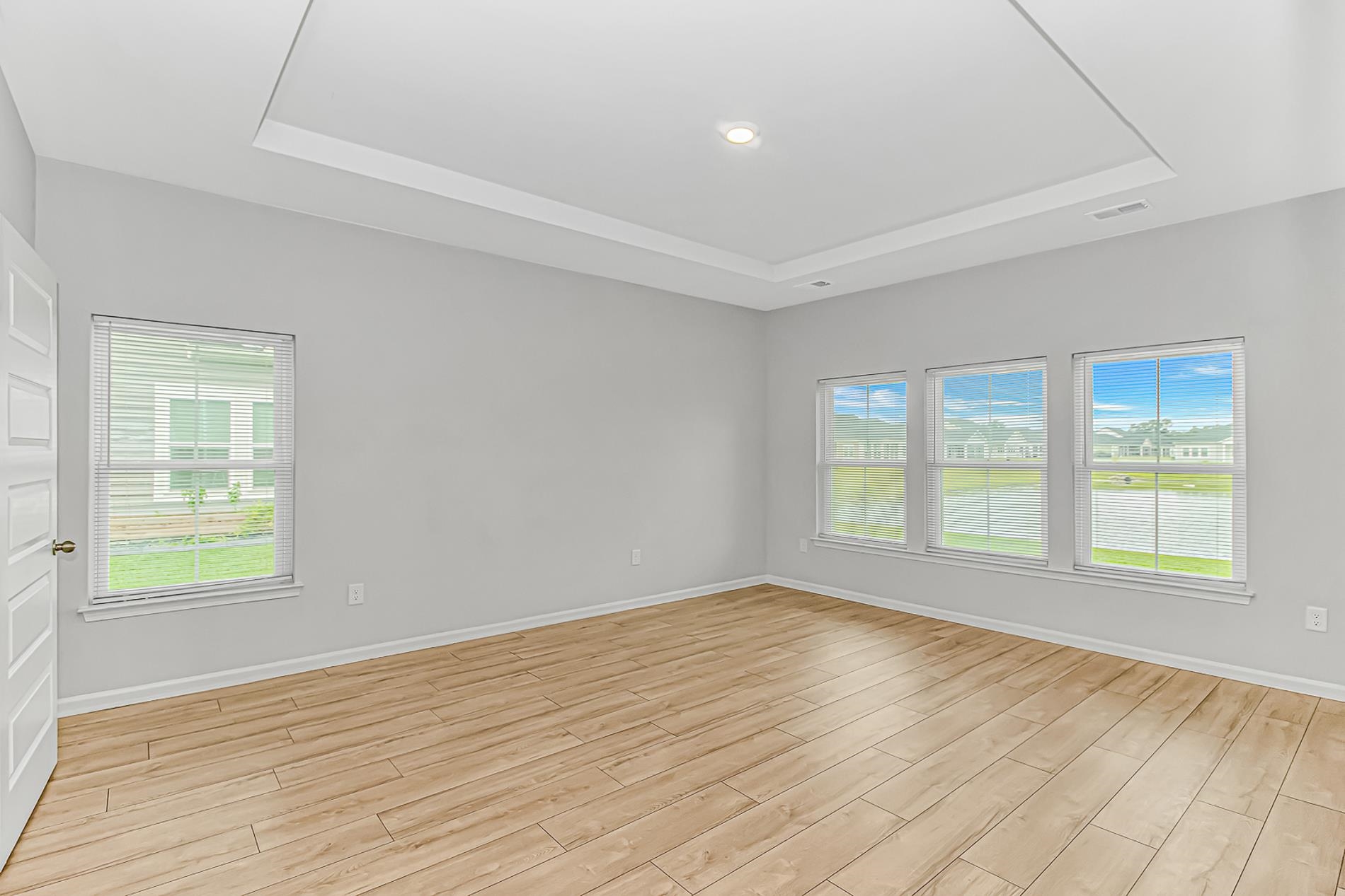 6011 St. Clement Dr. Property Photo 14