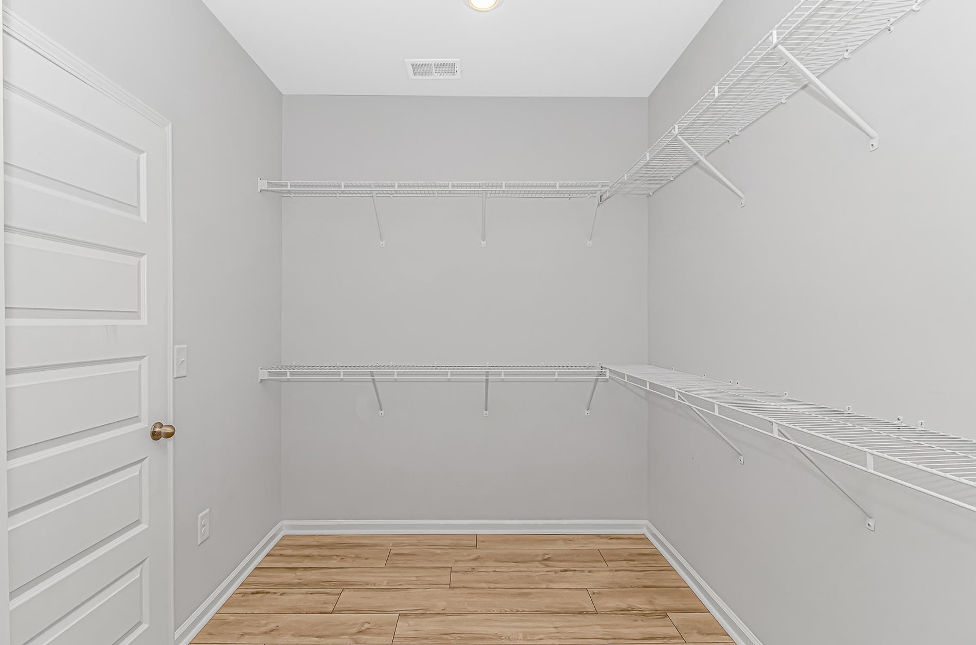 6011 St. Clement Dr. Property Photo 19
