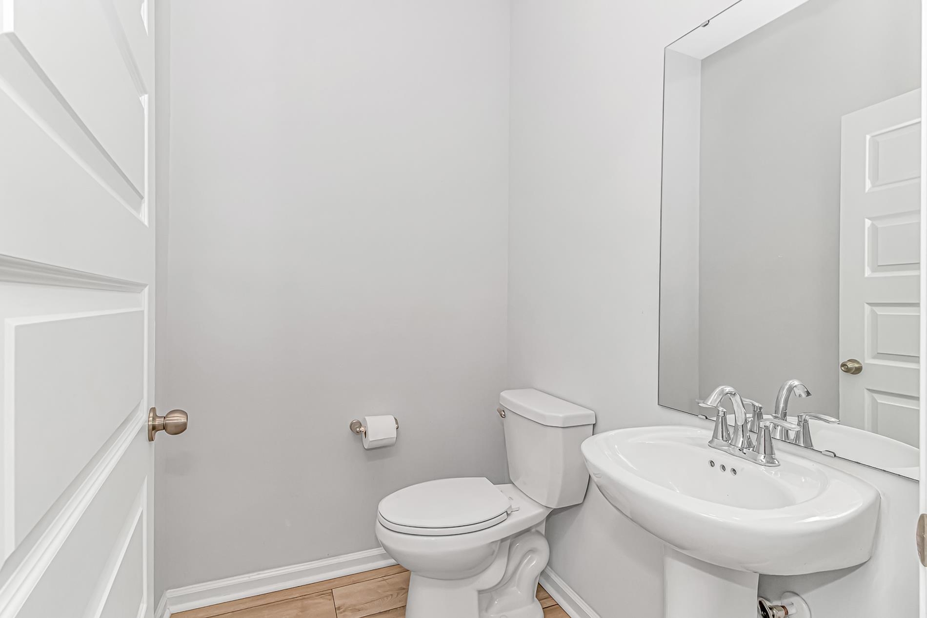 6011 St. Clement Dr. Property Photo 21