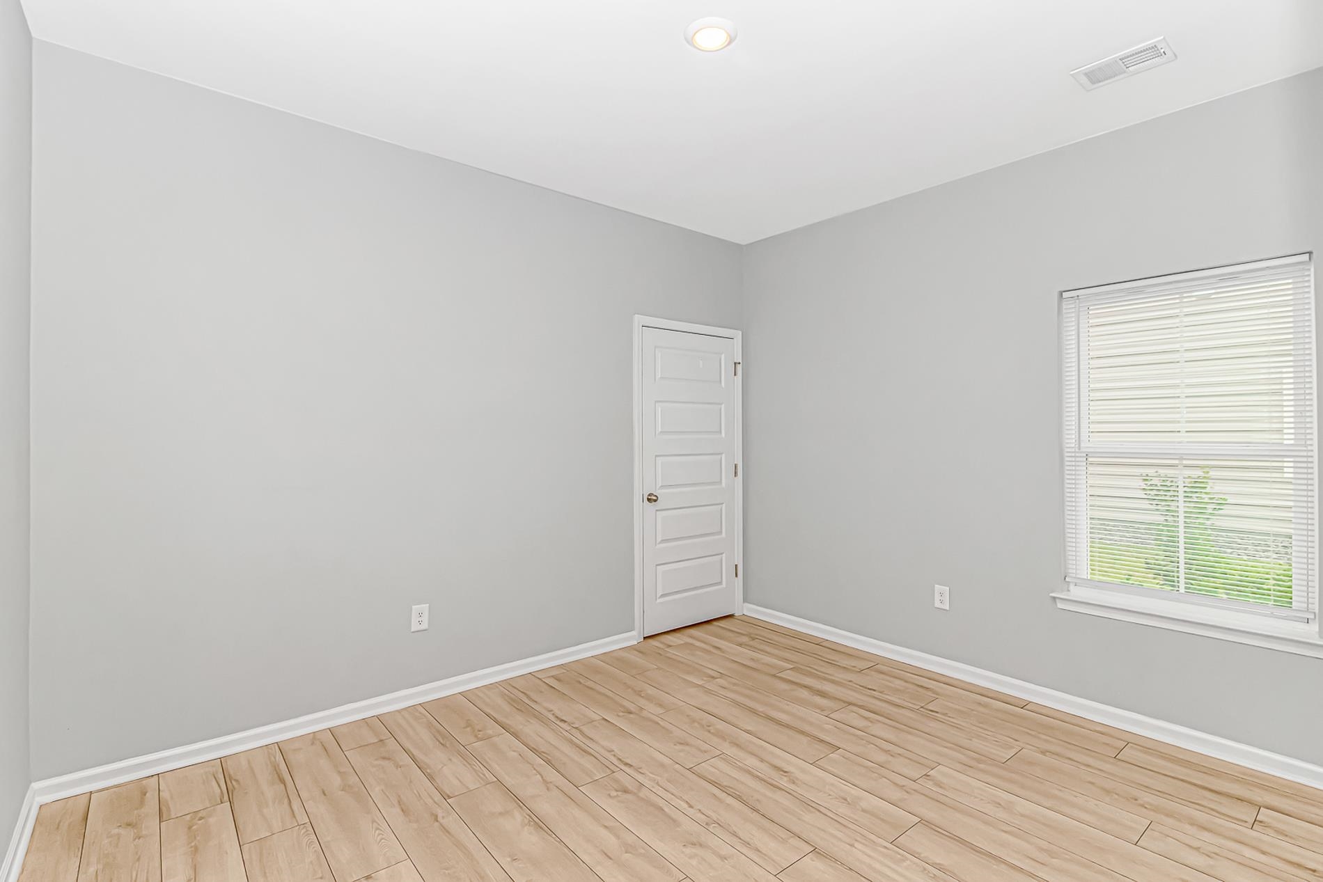 6011 St. Clement Dr. Property Photo 22