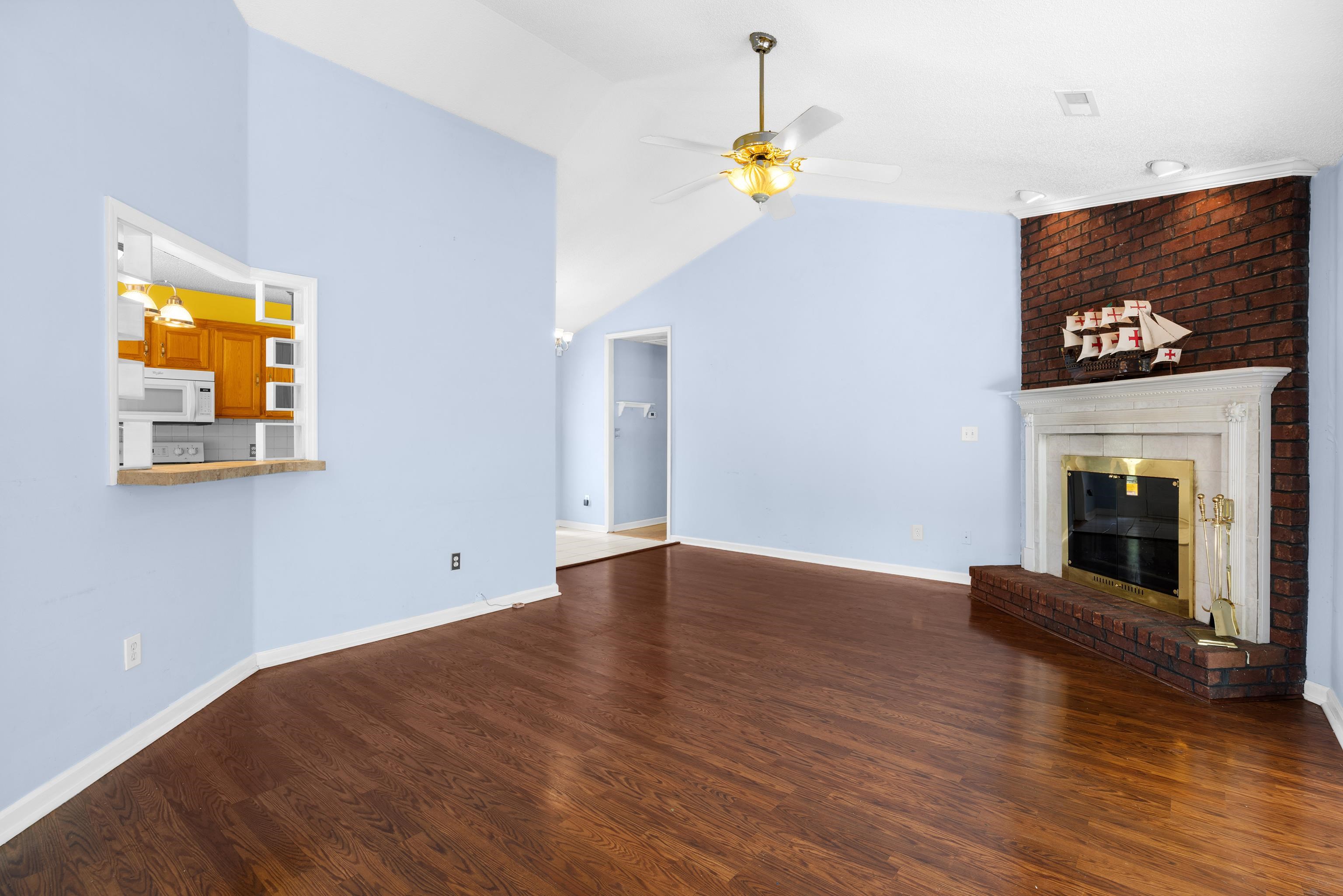 2498 Hunters Trail Property Photo 6