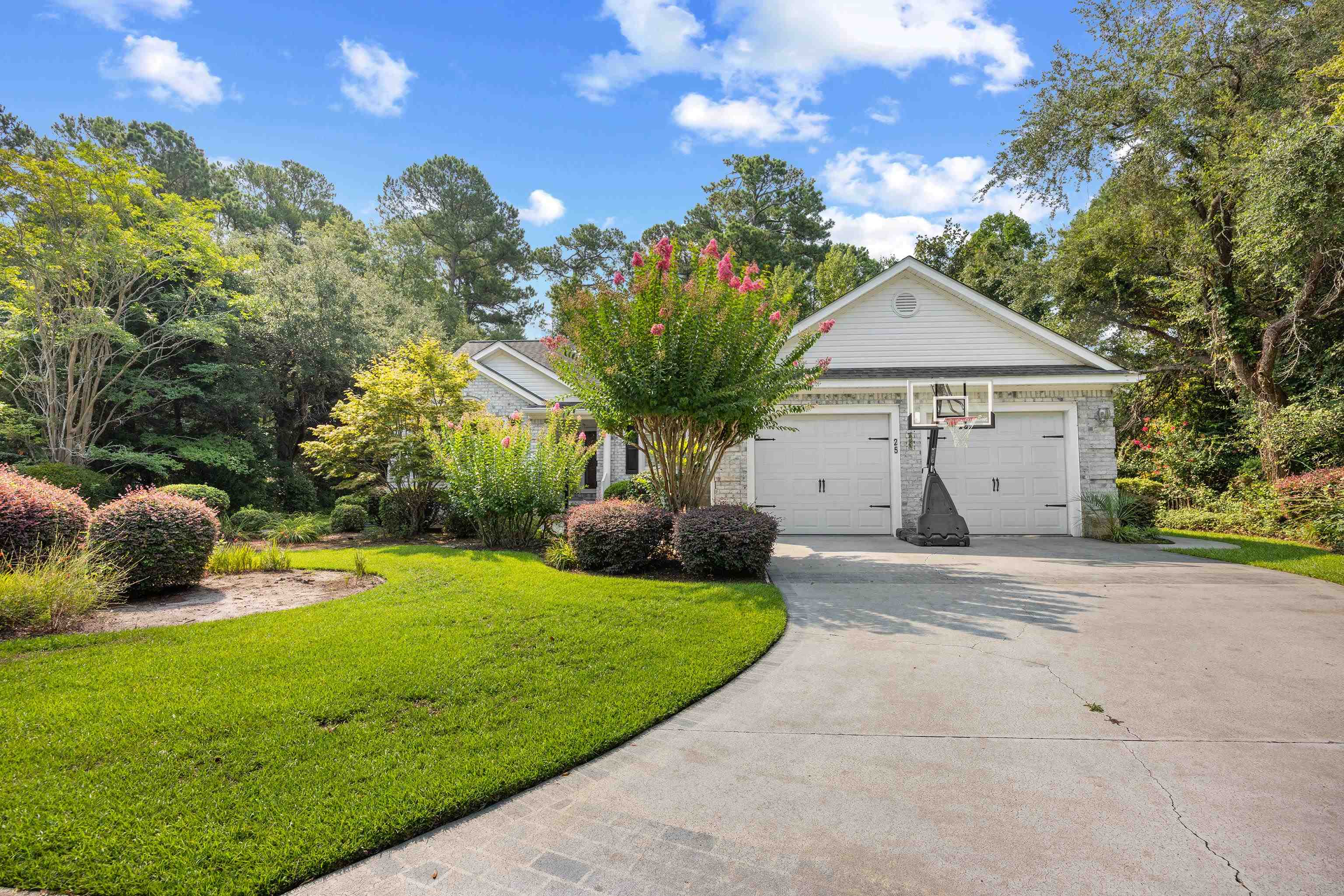 25 Saint Julian Ct. Property Photo 3