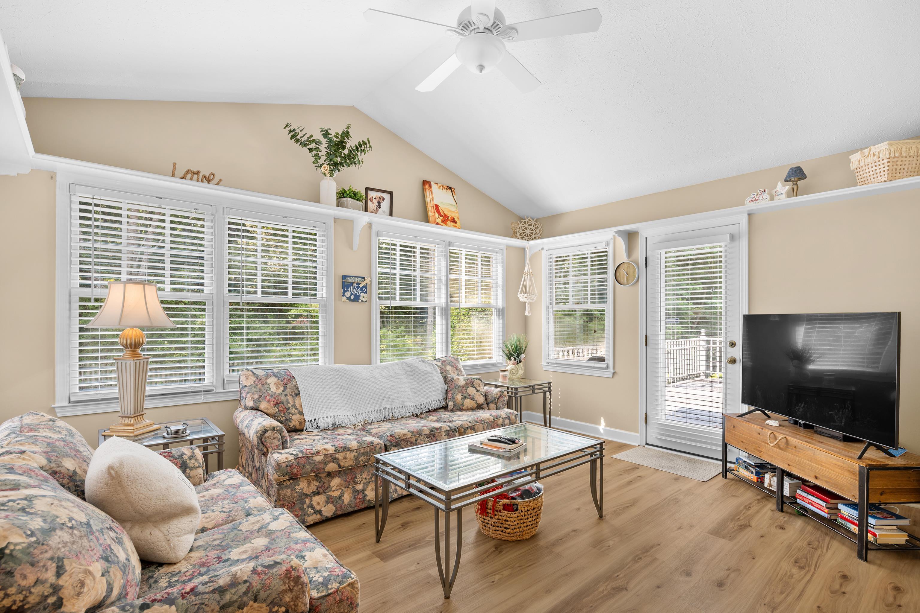 25 Saint Julian Ct. Property Photo 11