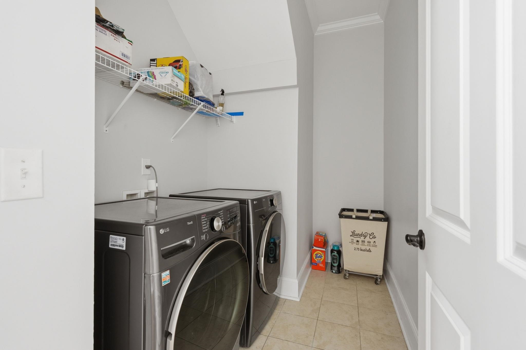927 Iris St. Property Photo 20