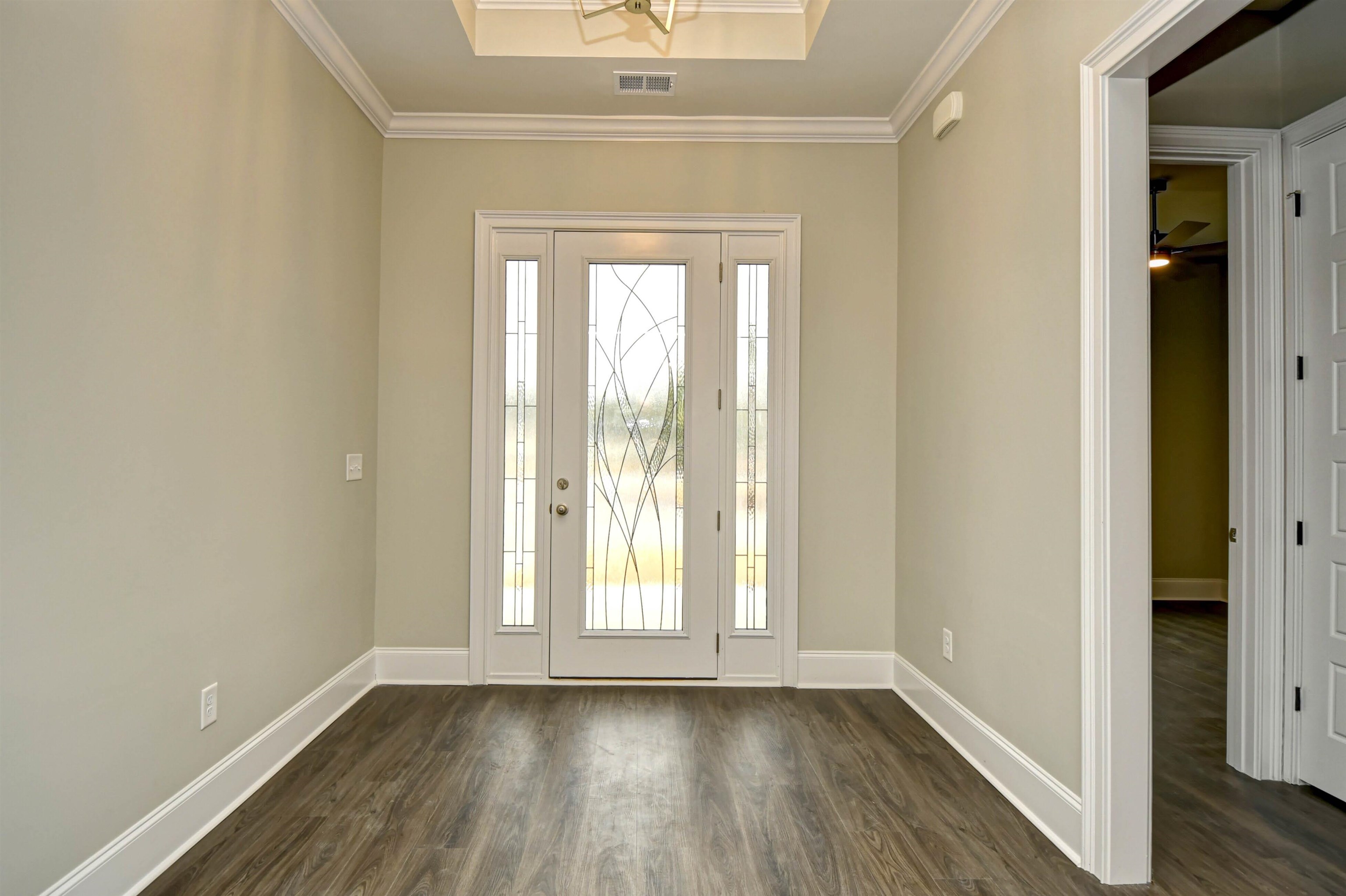 289 Waterfall Circle Property Photo 5