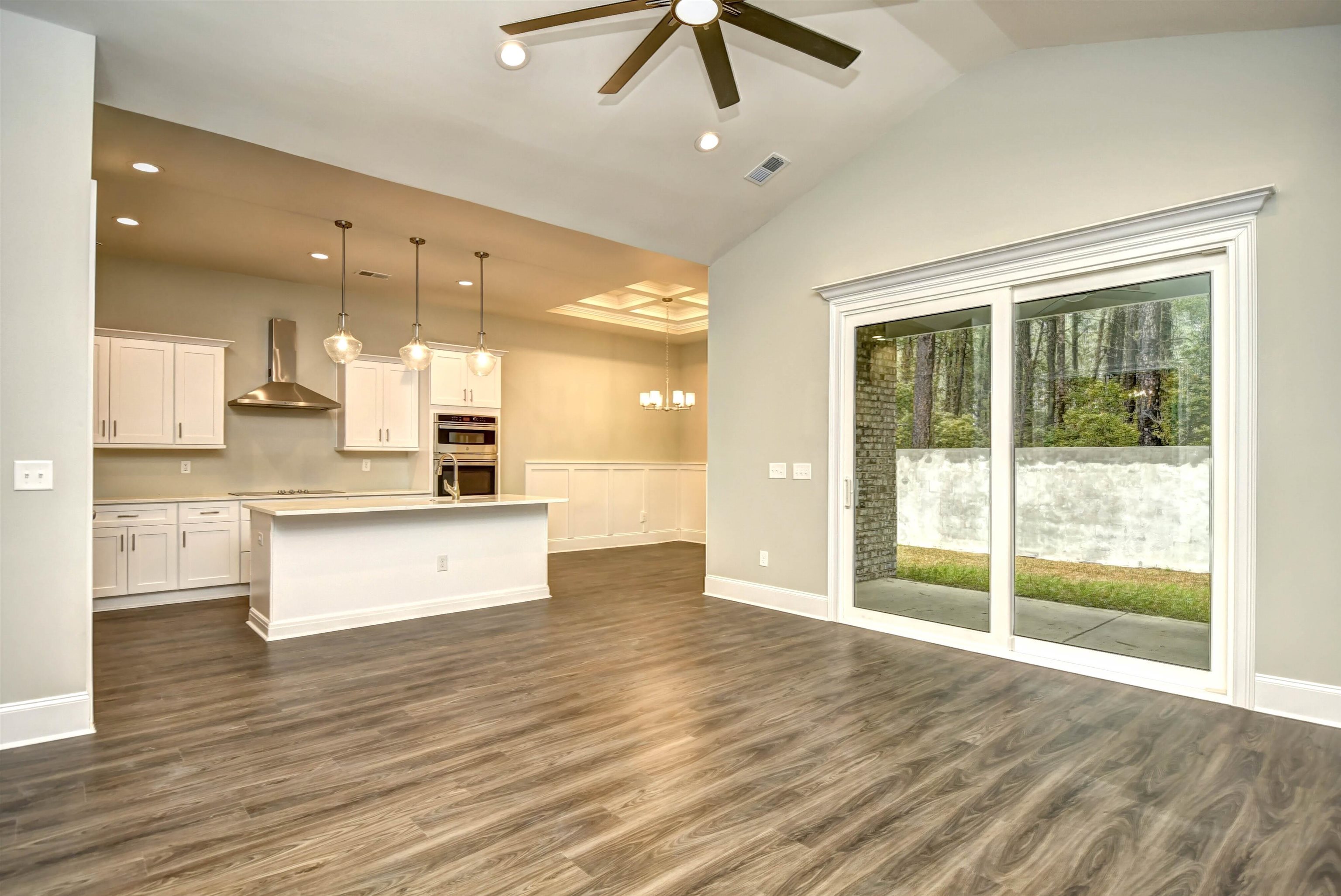 289 Waterfall Circle Property Photo 7