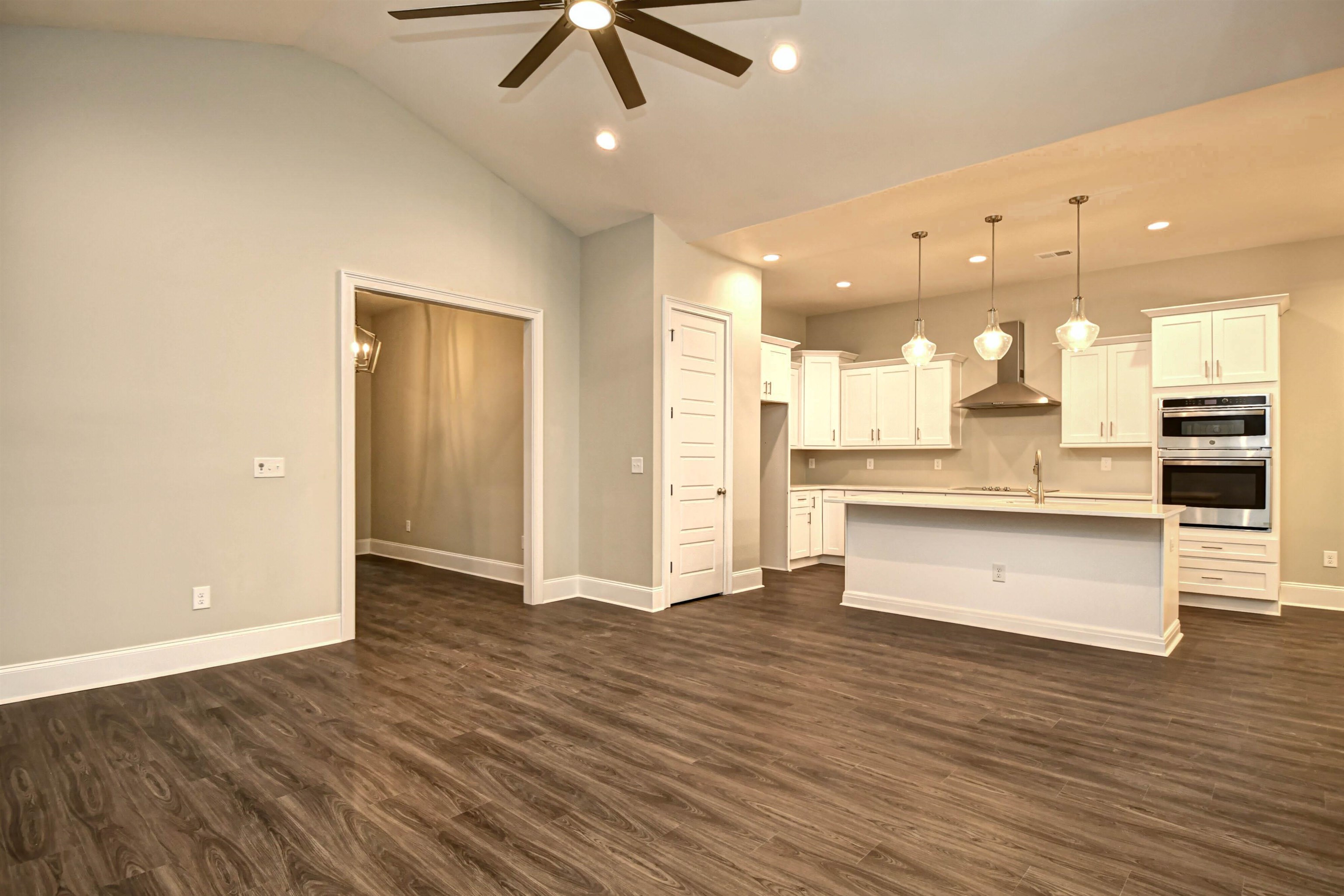 289 Waterfall Circle Property Photo 8