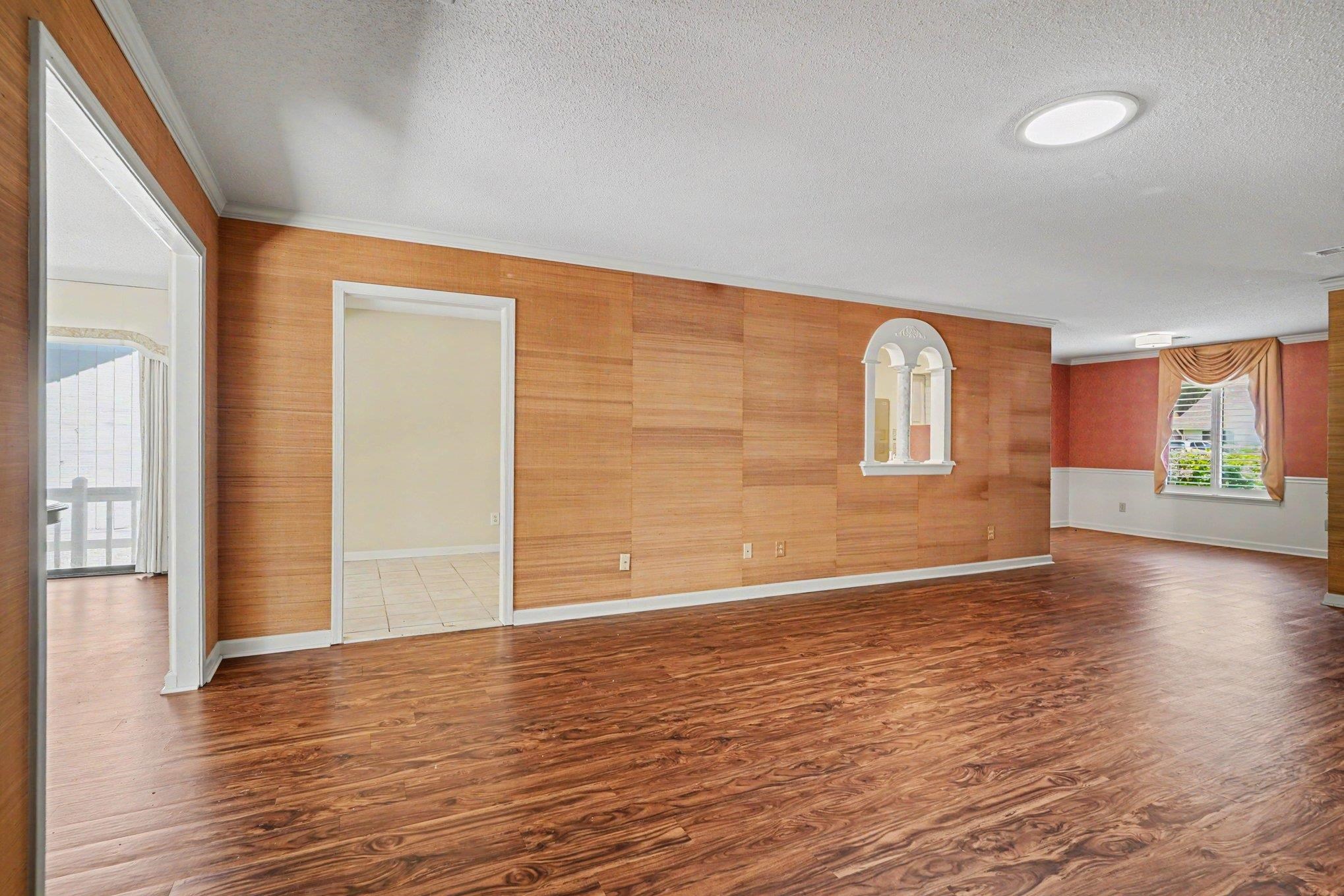 104 Hickory Dr. Property Photo 5