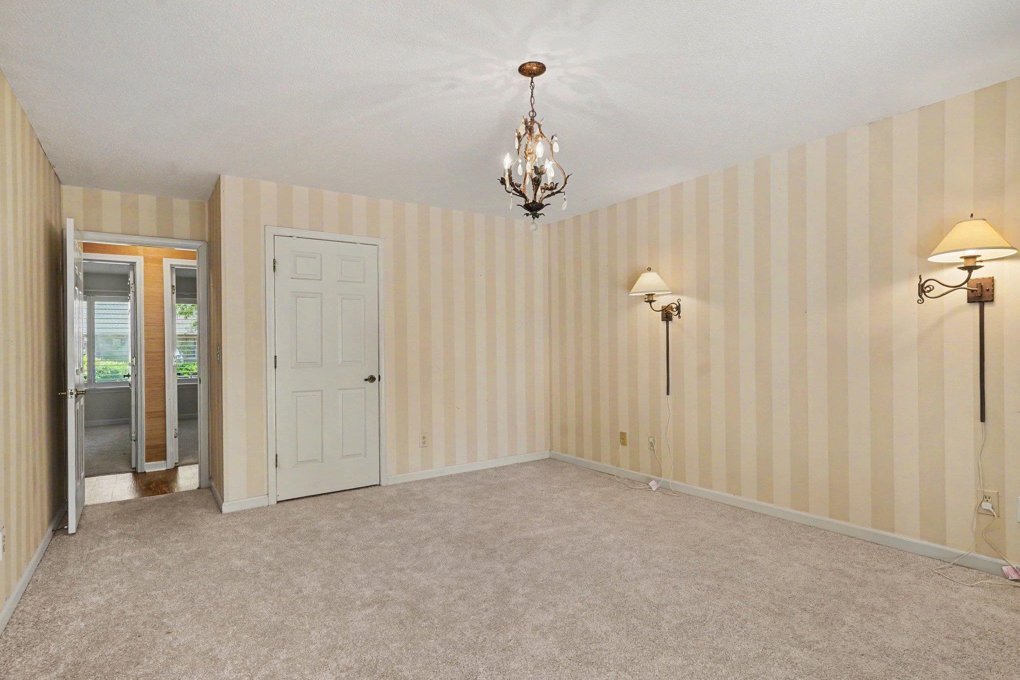 104 Hickory Dr. Property Photo 13