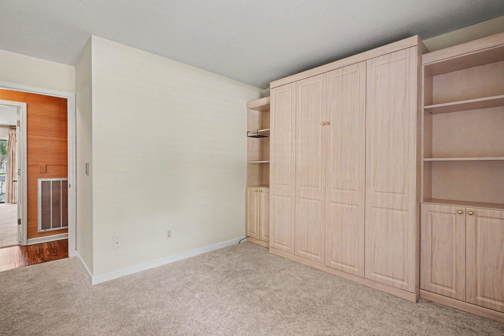 104 Hickory Dr. Property Photo 16