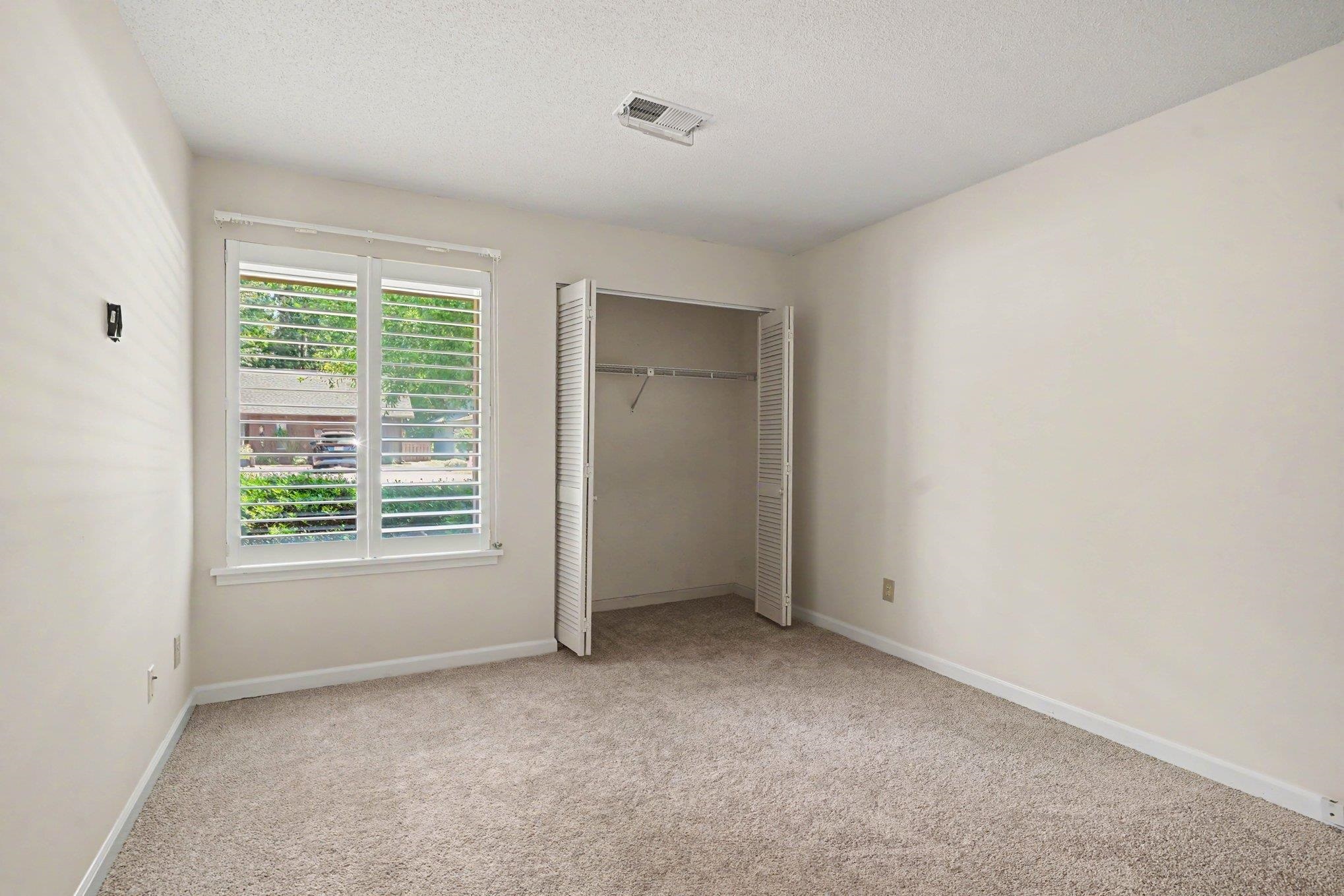 104 Hickory Dr. Property Photo 18