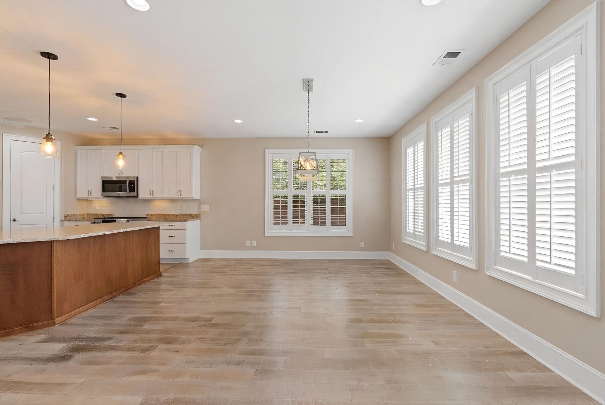 5915 Woodside Ave. Property Photo 14