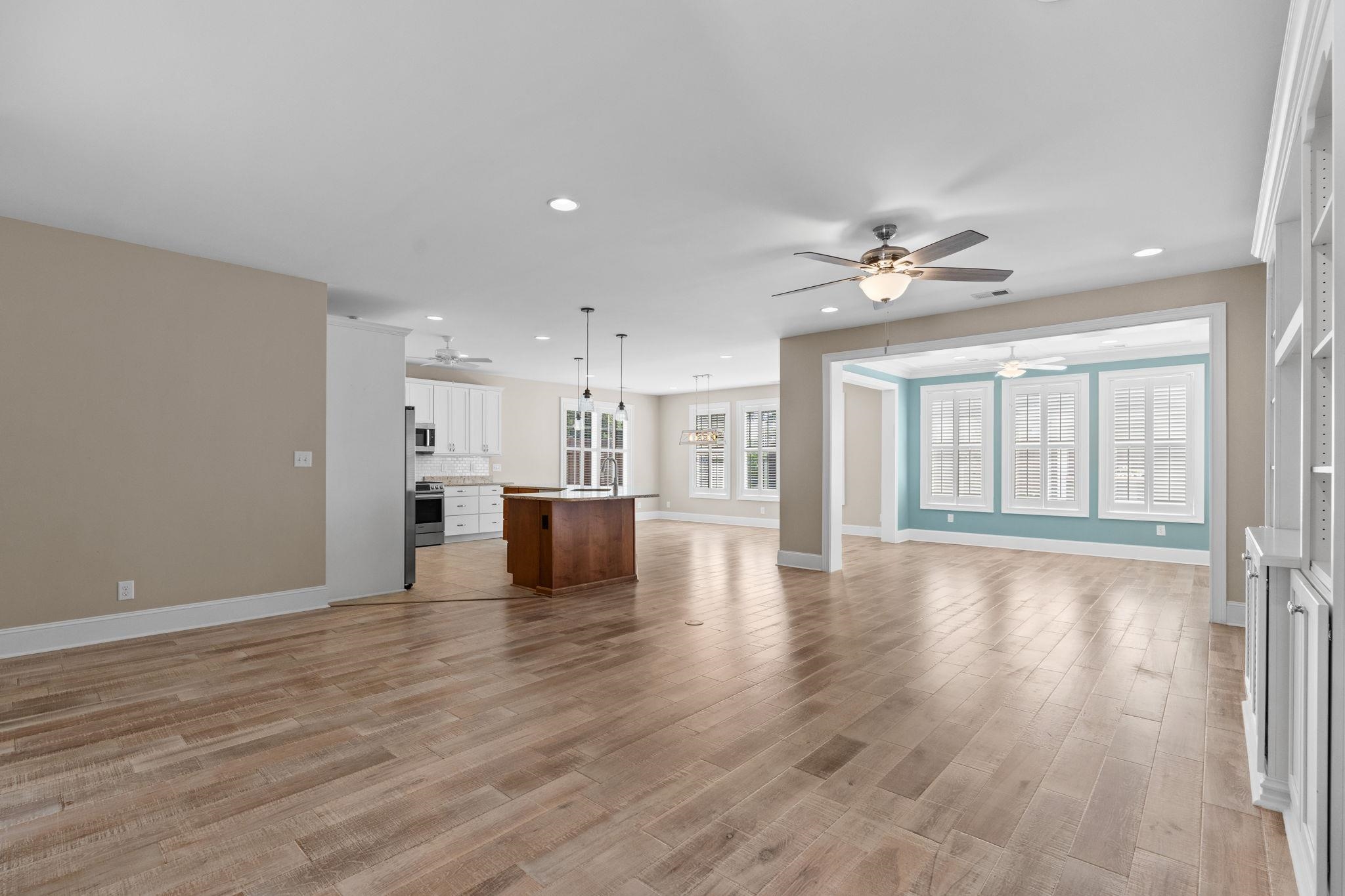 5915 Woodside Ave. Property Photo 15