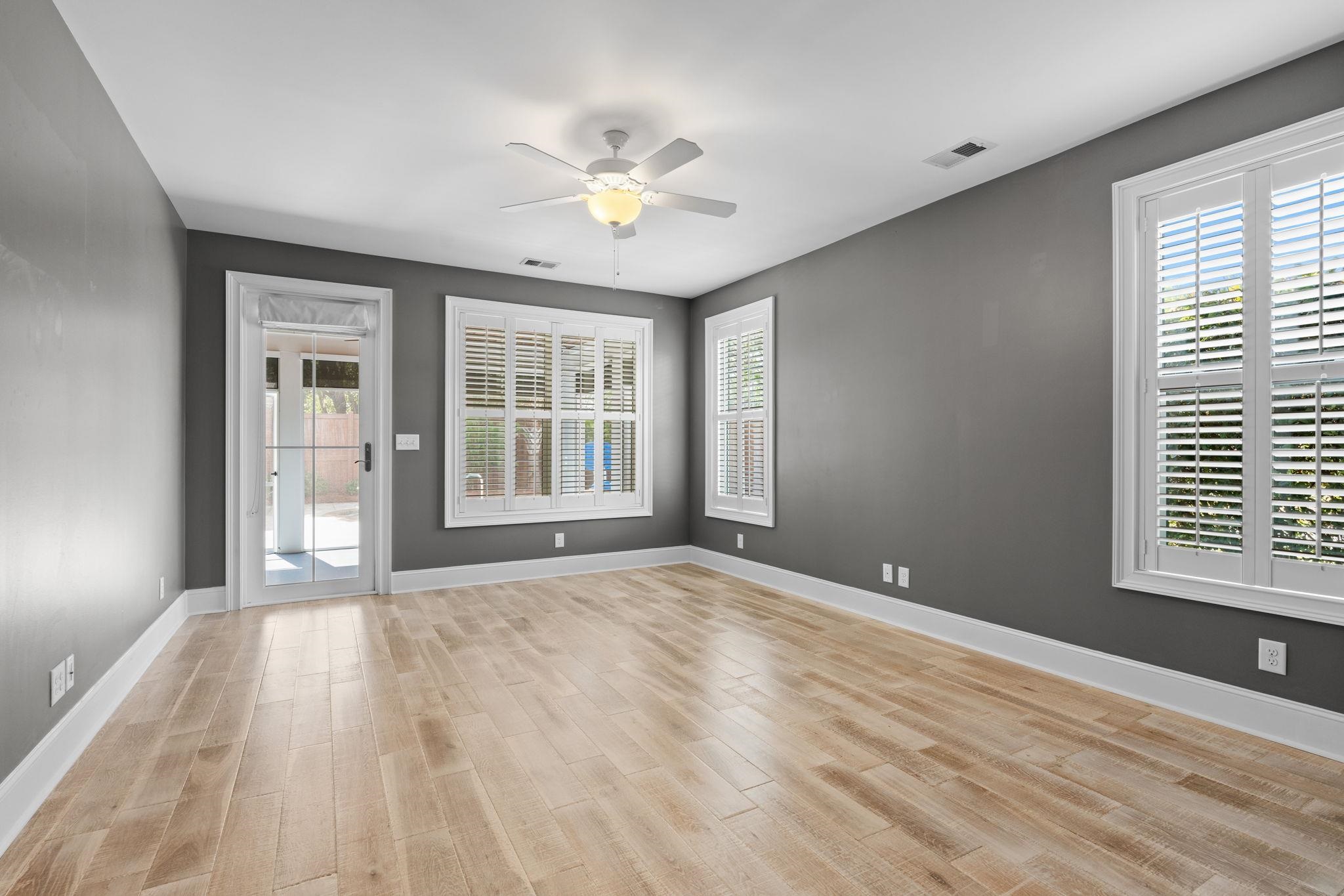 5915 Woodside Ave. Property Photo 17