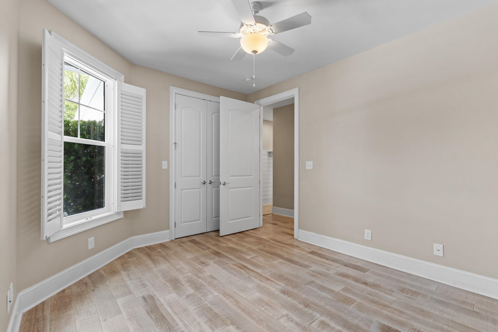 5915 Woodside Ave. Property Photo 28