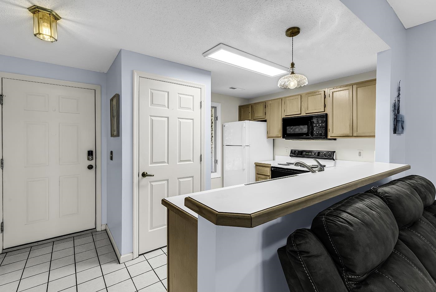 1221 Tidewater Dr. Property Photo 2