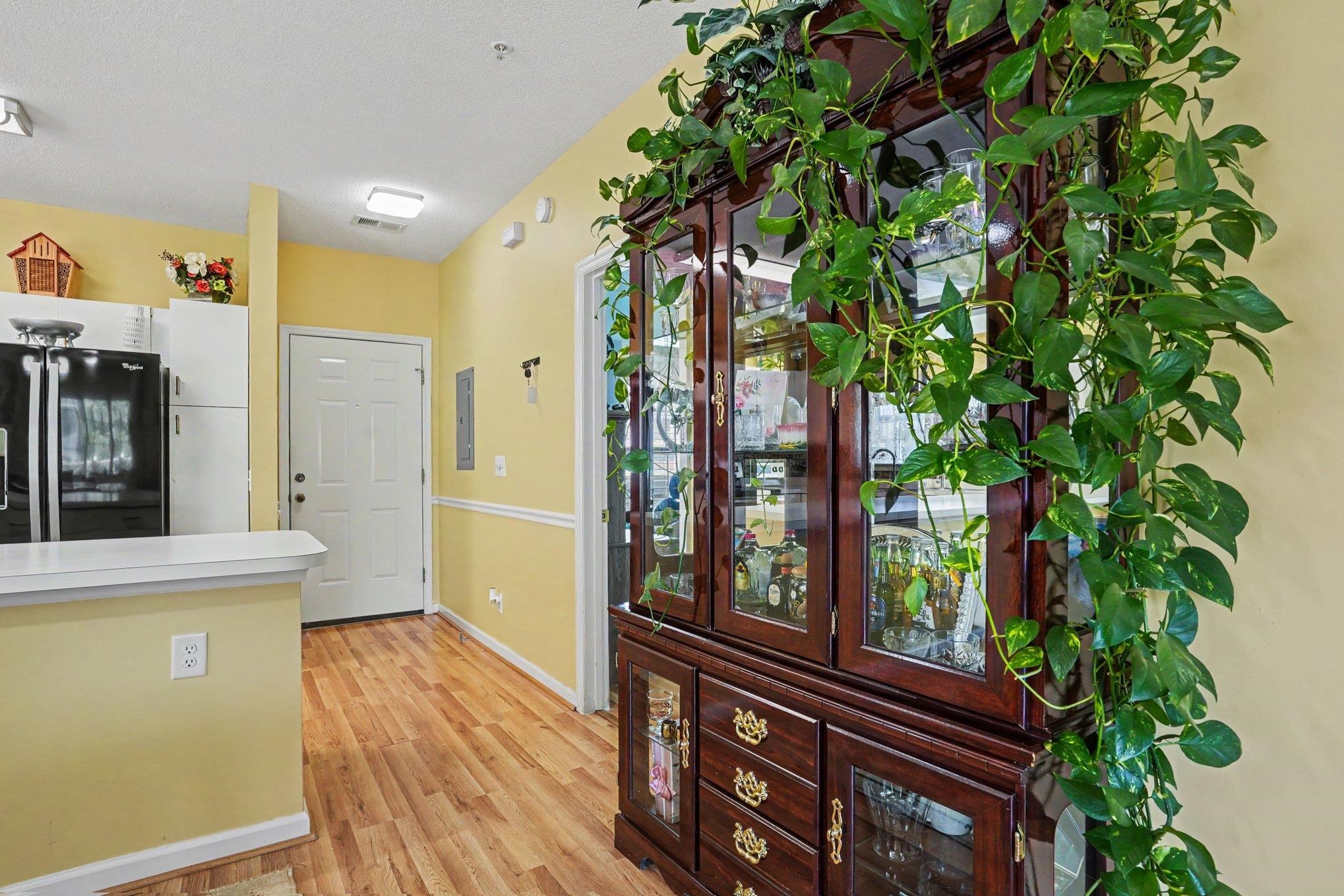 3951 Gladiola Ct. Property Photo 4