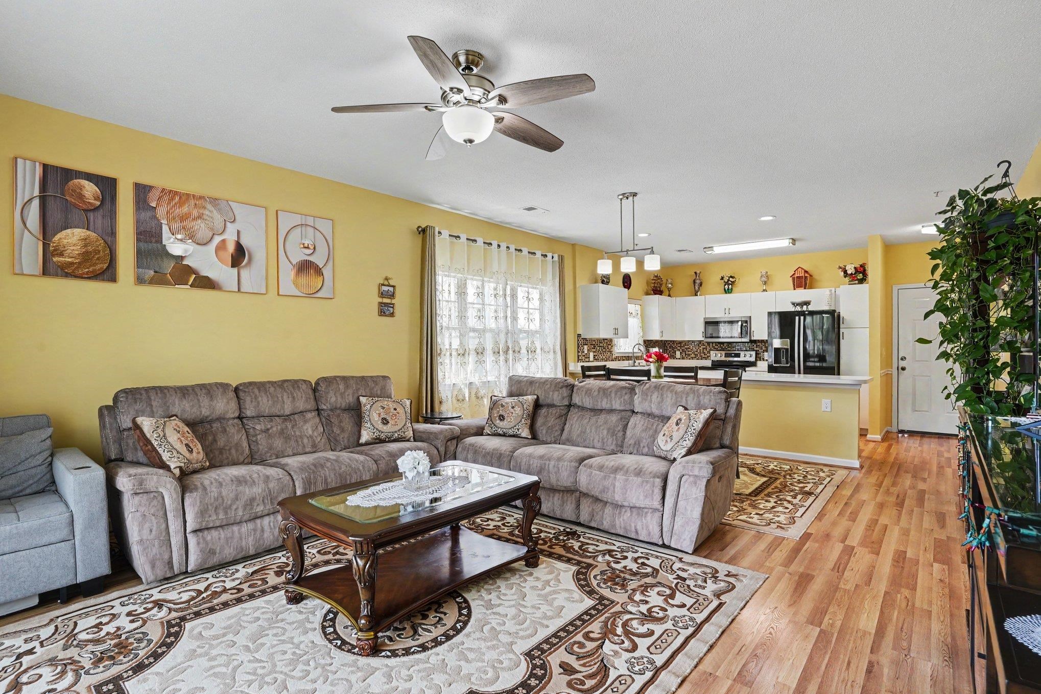 3951 Gladiola Ct. Property Photo 5