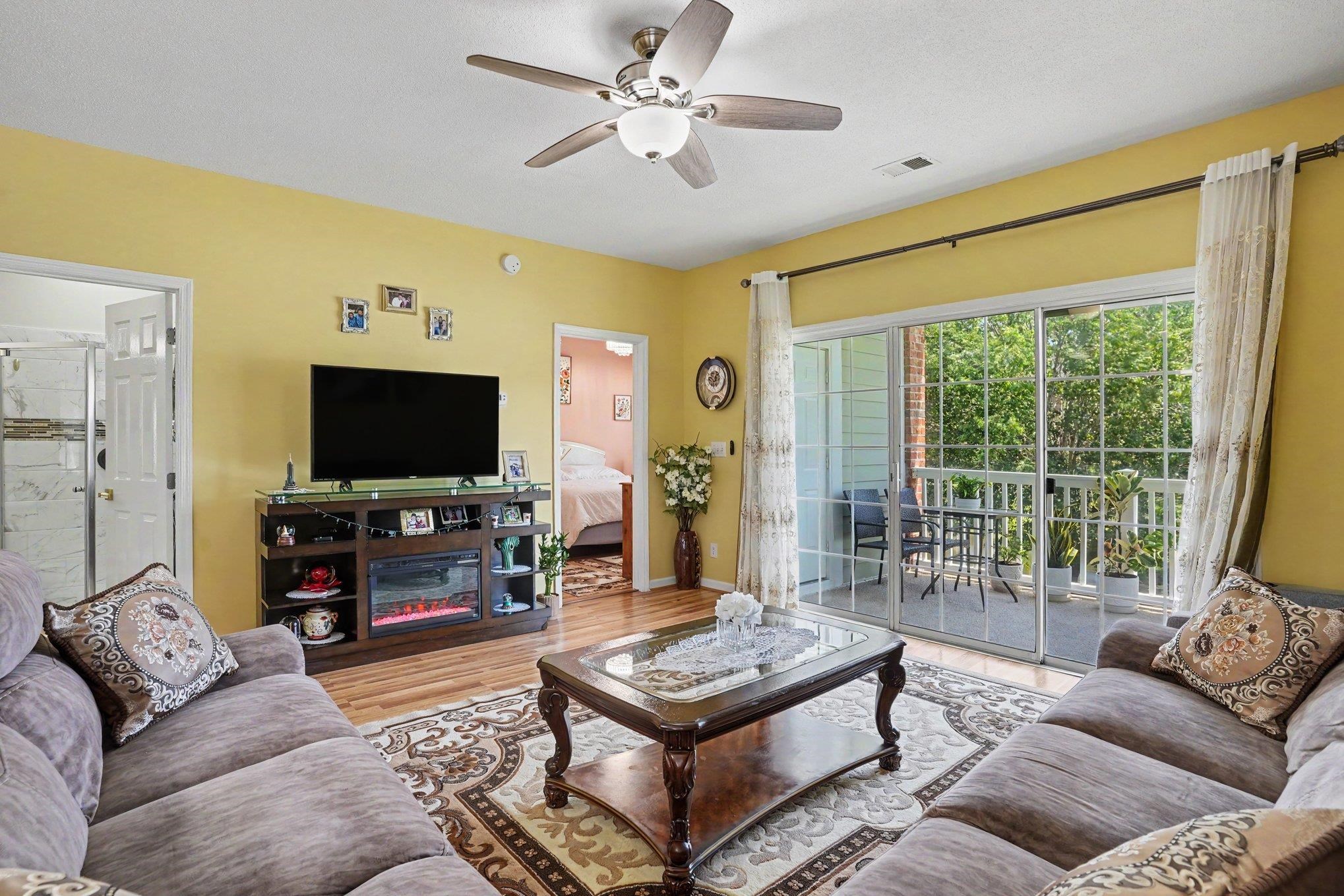 3951 Gladiola Ct. Property Photo 6