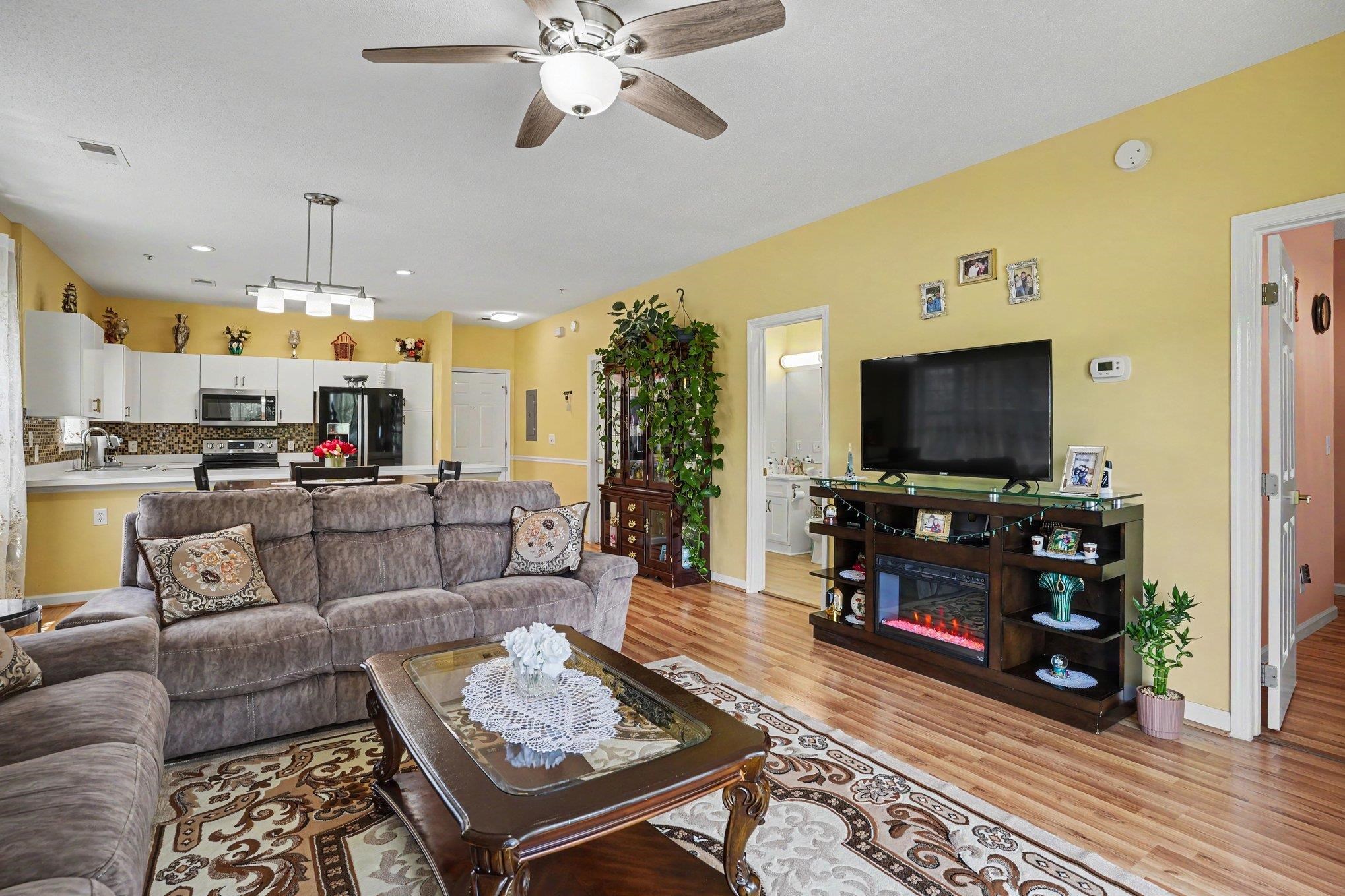 3951 Gladiola Ct. Property Photo 8