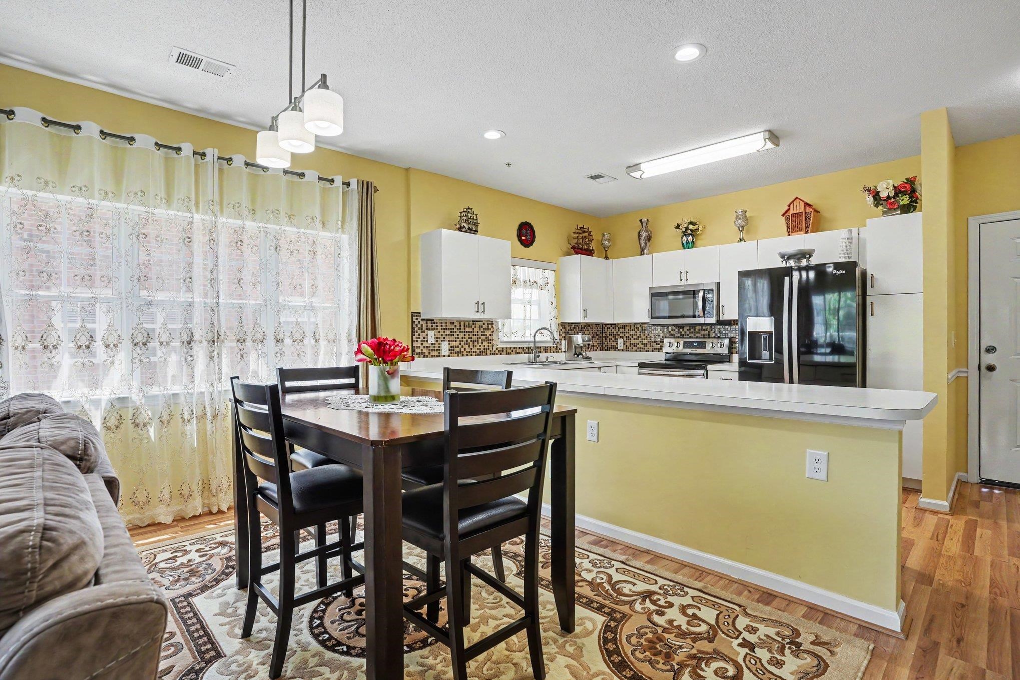 3951 Gladiola Ct. Property Photo 10