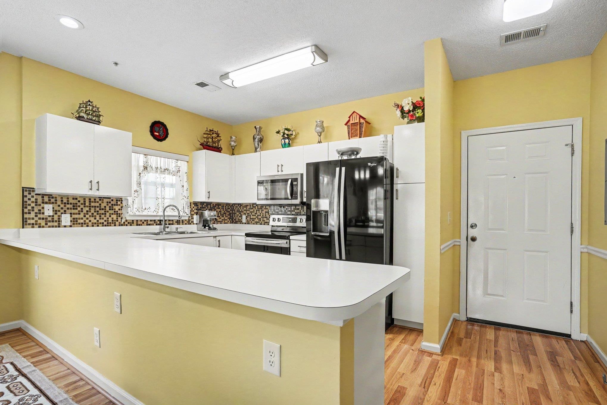 3951 Gladiola Ct. Property Photo 11