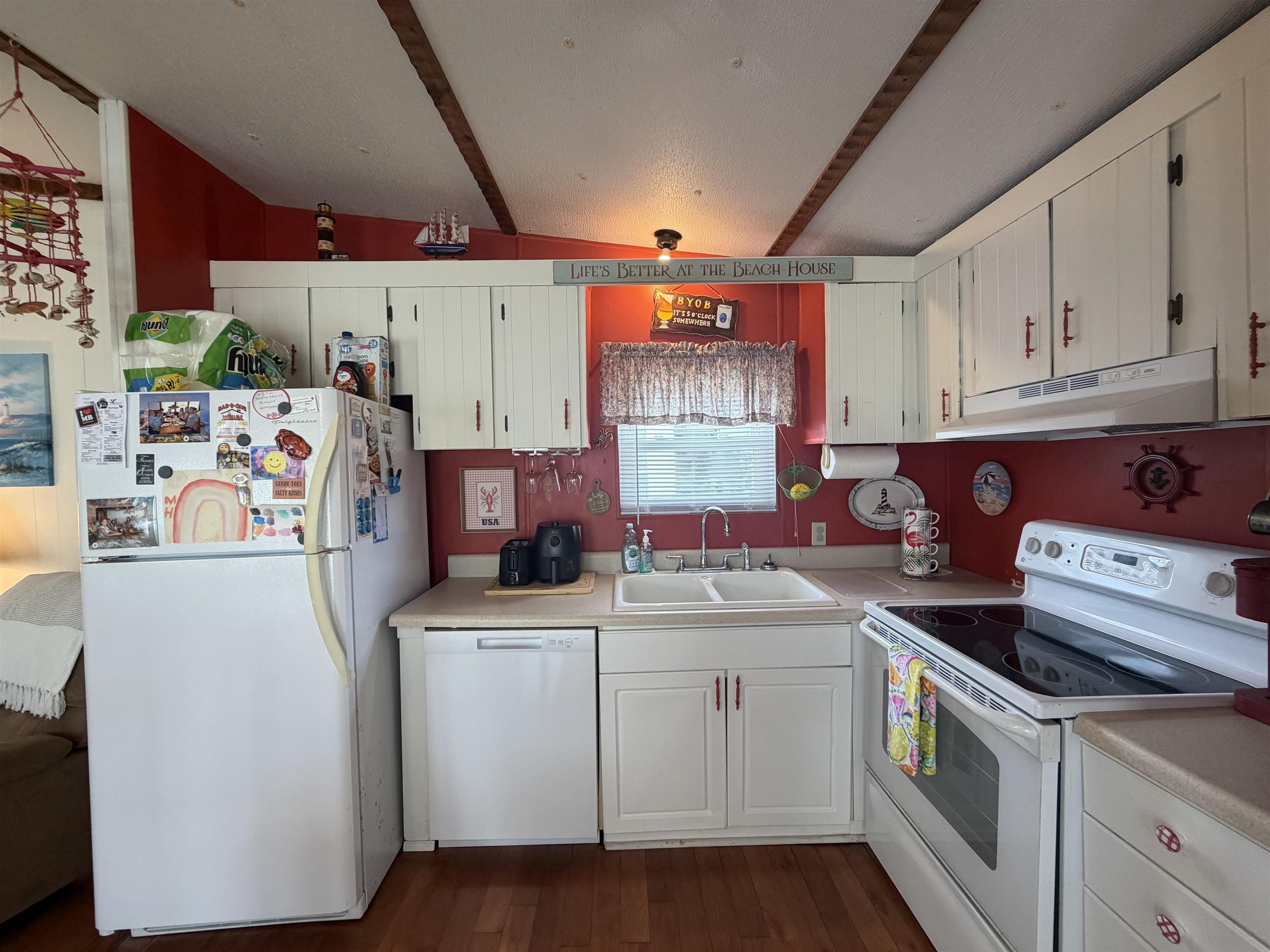1722 Falcon Property Photo 3