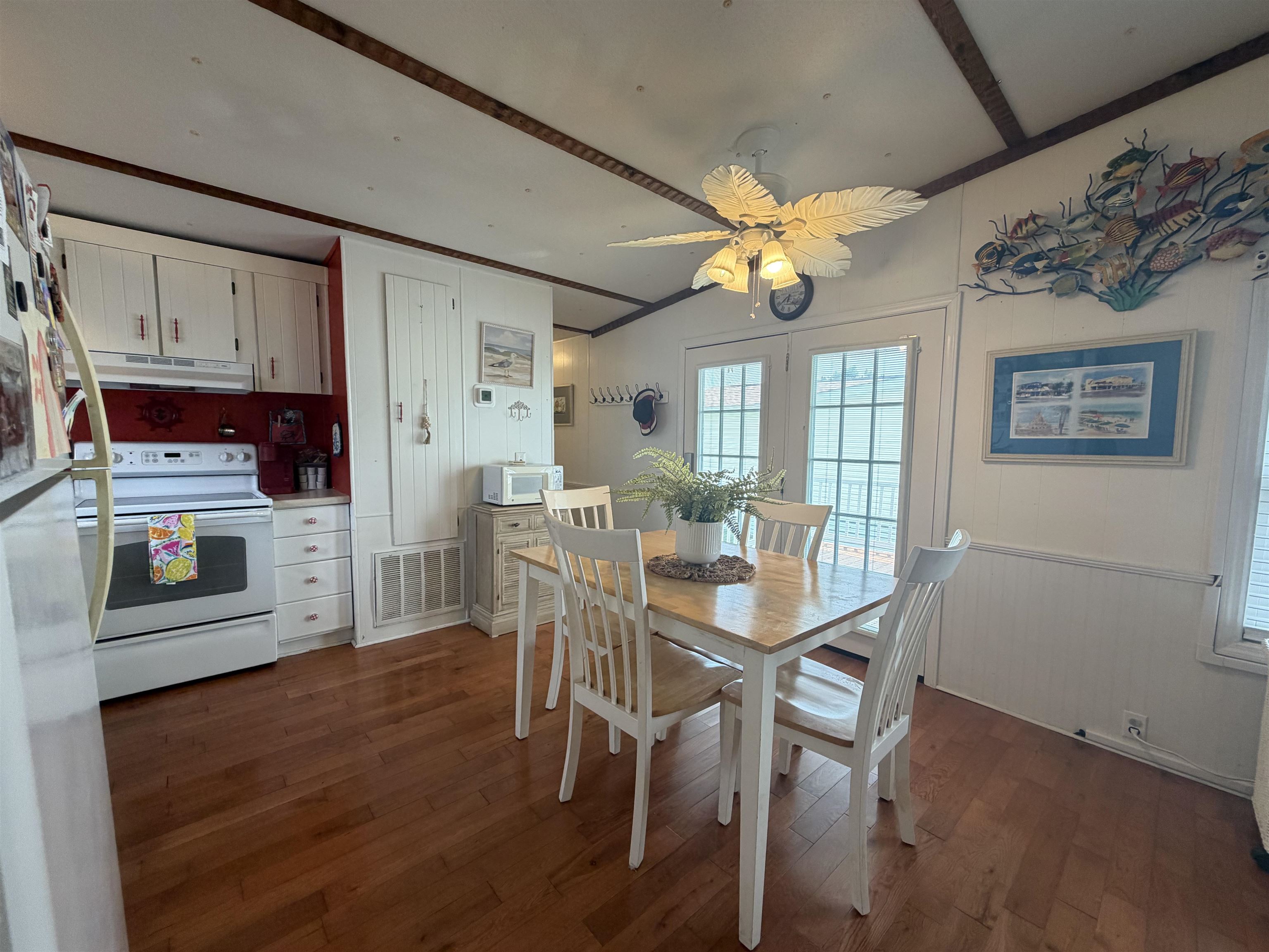 1722 Falcon Property Photo 5